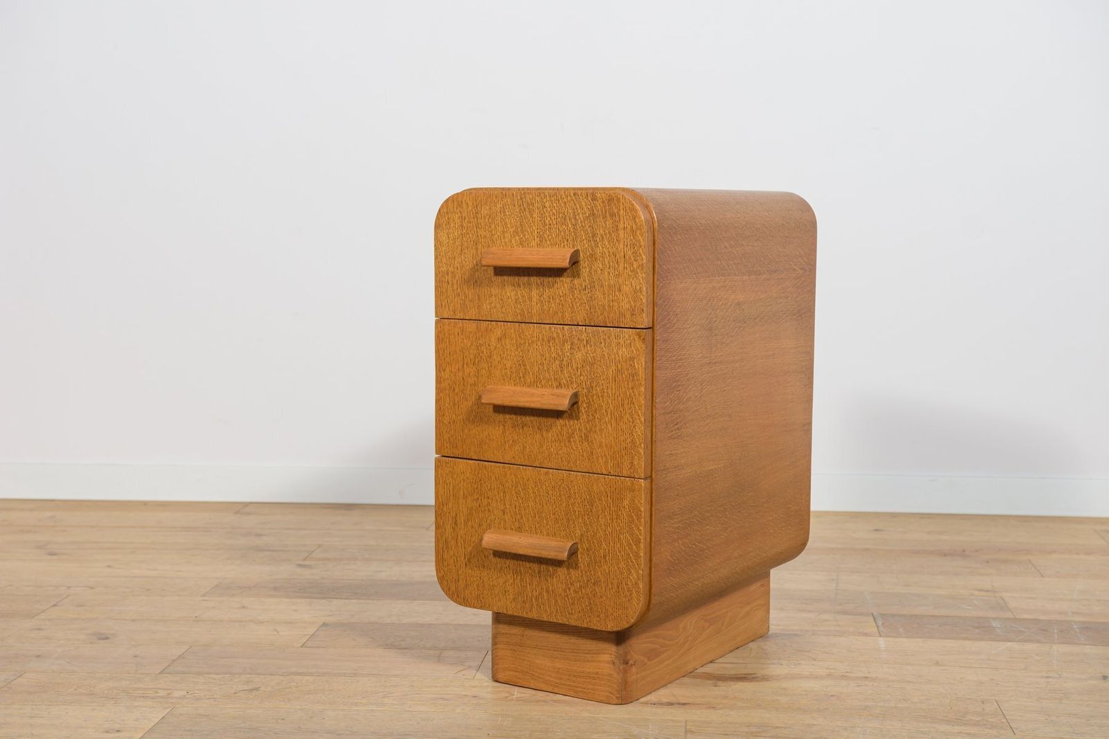 Art Deco Nightstands, Czechoslovakia, 1950s, Set Of 2 photo vinterior