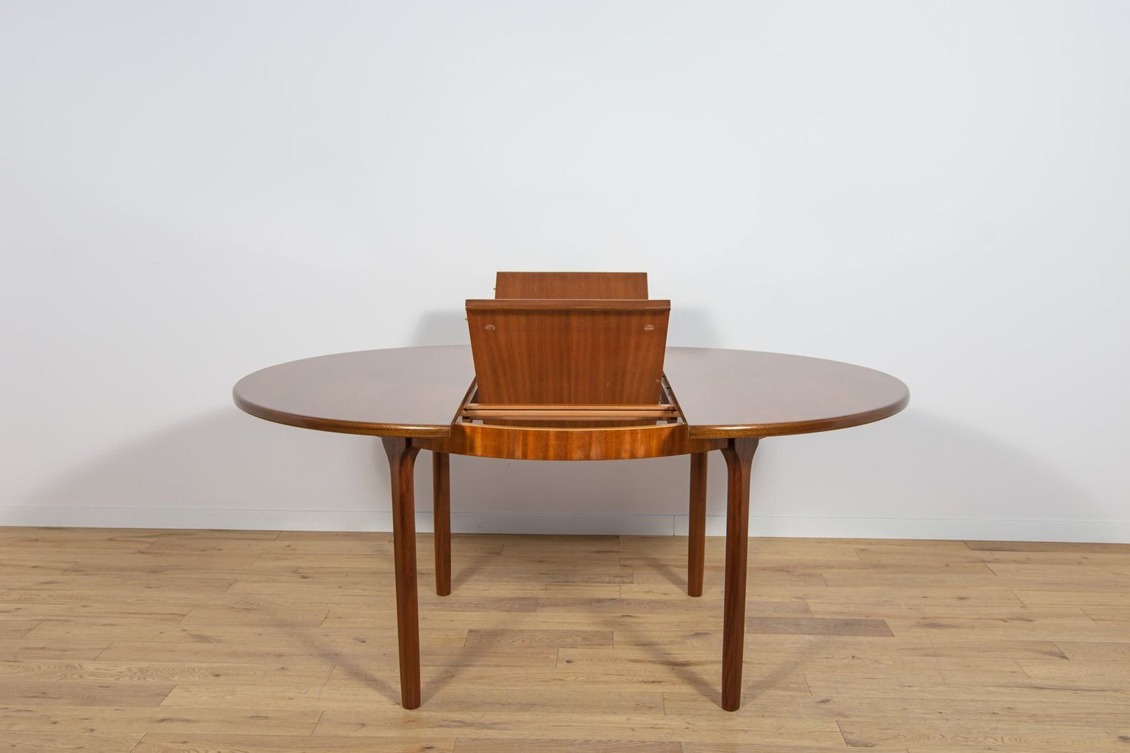 Mid Century Round Extendable Dining Table From McIntosh, United Knigdom, 1960s photo 1626.0