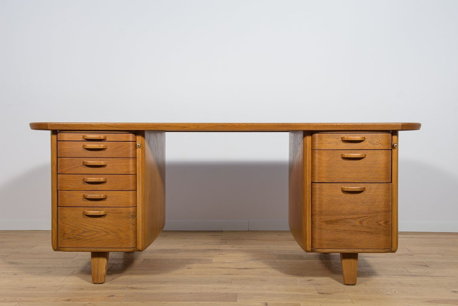 Art Deco Oak Freestanding Desk By Gunnar Ericsson For Facit Ab Buromöbel Zurich, Switzerland, 1950s photo furniture