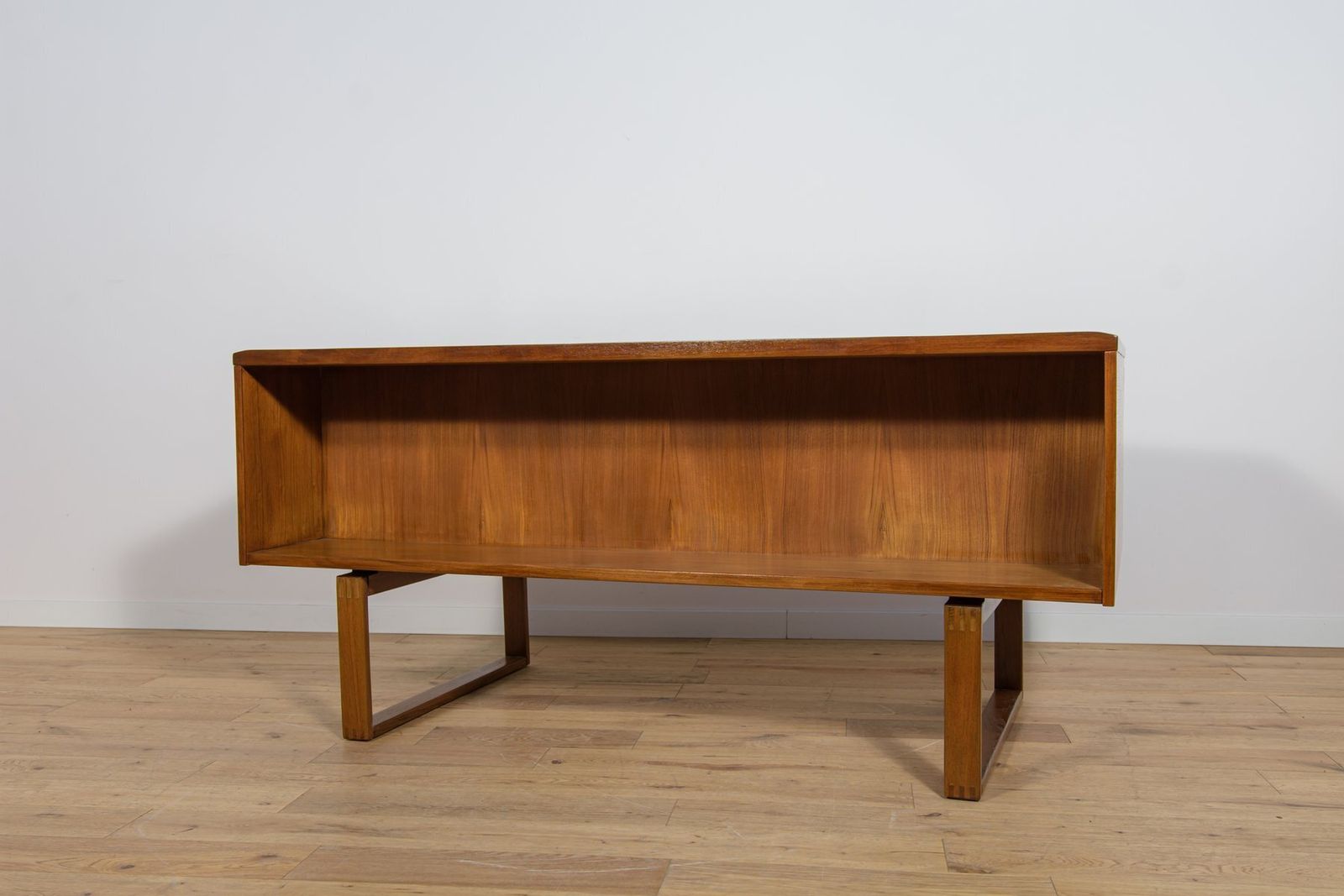 Mid Century Teak Freestanding Desk By Torben Valeur & Henning Jensen For Dyrlund, Denmark, 1960s photo vintage