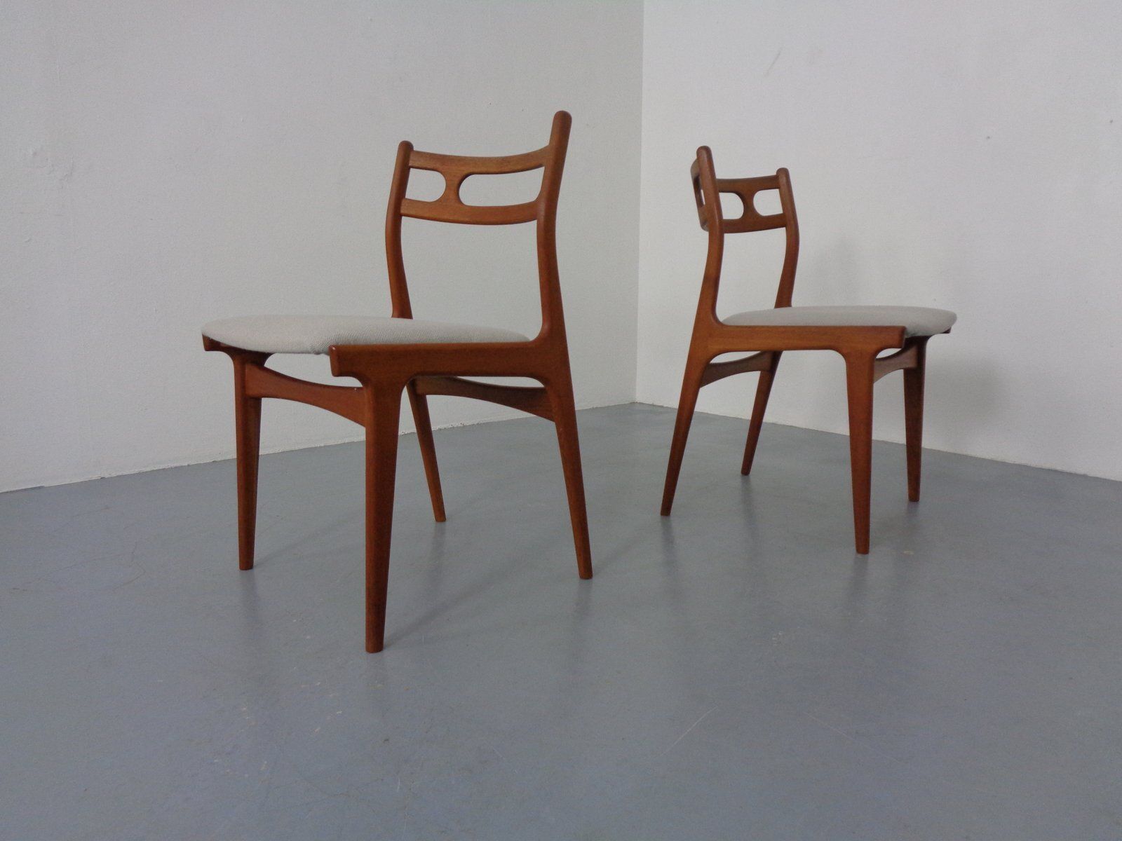 Model 138 Teak & Kvadrat Hallingdal Dining Chairs By Johannes Andersen For Uldum Møbelfabrik, Denmark, 1960s, Set Of 2 photo Furniture