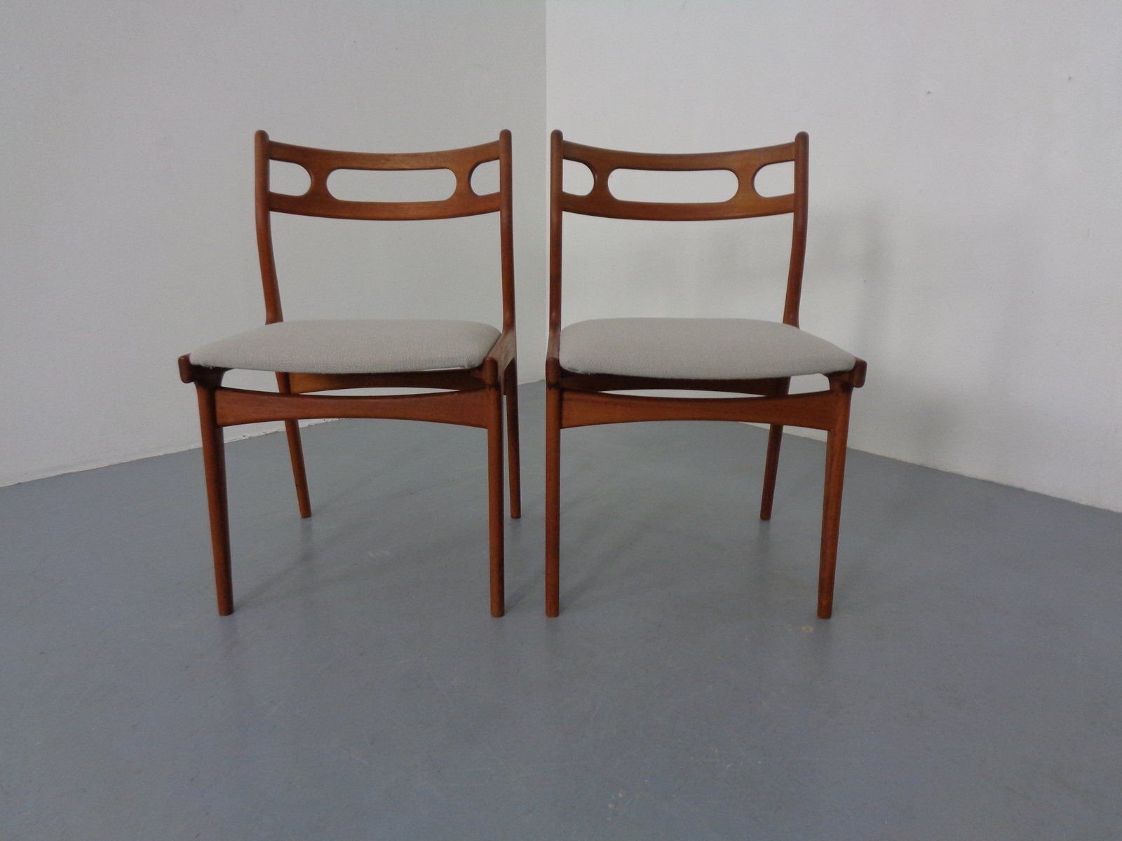 Model 138 Teak & Kvadrat Hallingdal Dining Chairs By Johannes Andersen For Uldum Møbelfabrik, Denmark, 1960s, Set Of 2 photo vintage