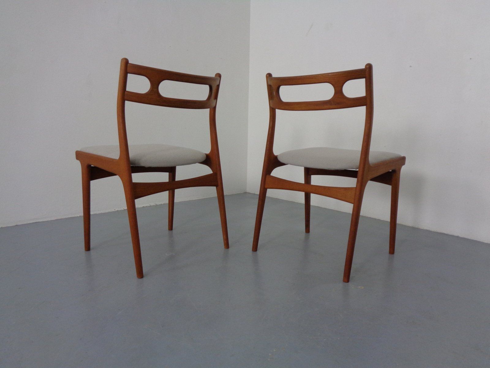 photo for sale Model 138 Teak & Kvadrat Hallingdal Dining Chairs By Johannes Andersen For Uldum Møbelfabrik, Denmark, 1960s, Set Of 2