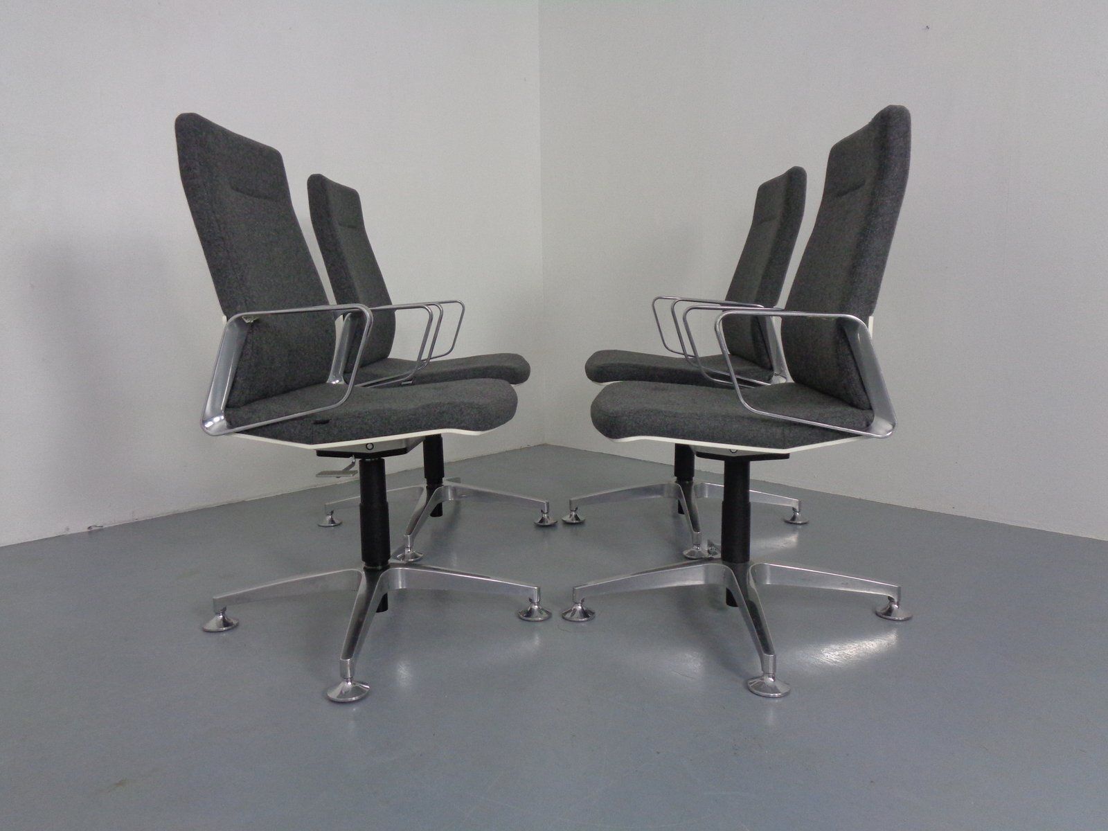 Furniture Adjustable Aluminum Swivel Office Chair From Interstuhl, Germany, 2000s photo