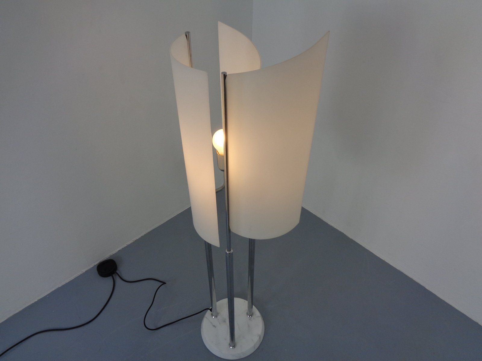 photo vintage Arianna Floor Lamp In Marble And Handblown Glass By Bruno Gecchelin For Oluce, Italy, 1970s