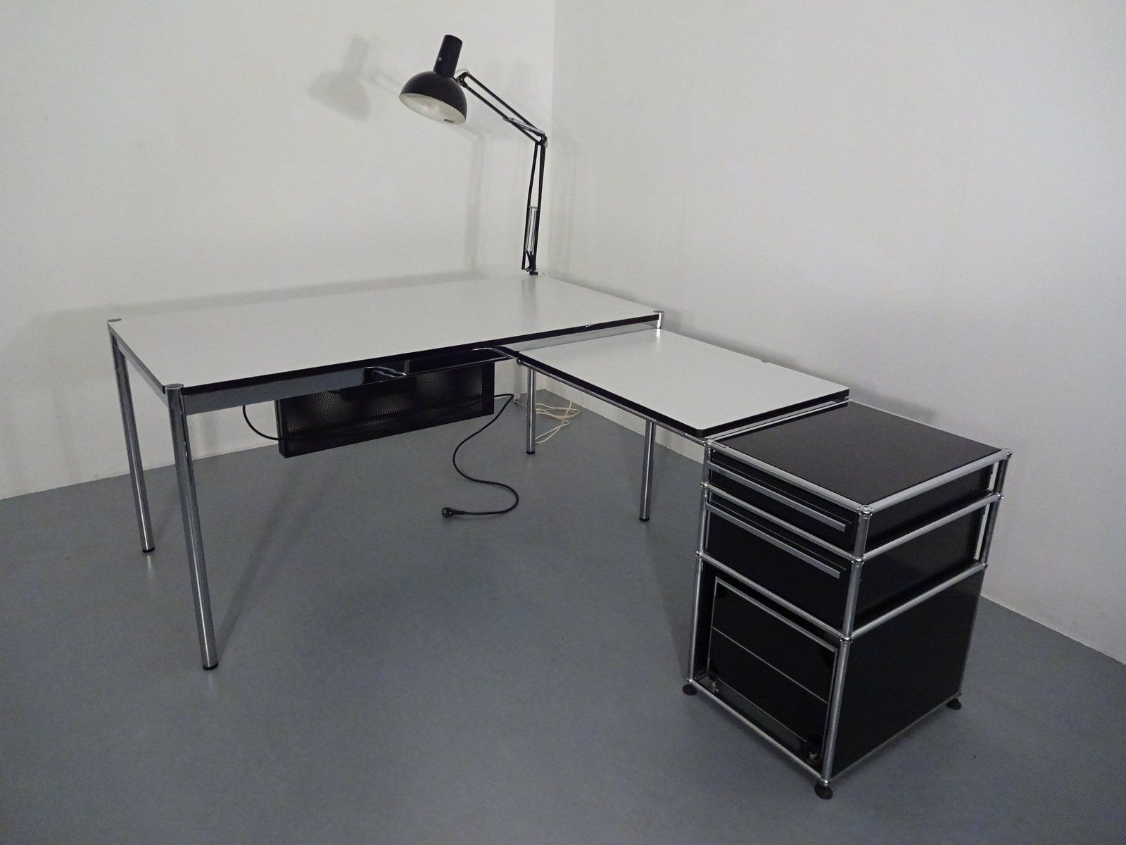 photo furniture Large Desk By Fritz Haller And Paul Schärer For Usm Haller, Switzerland, 1990s