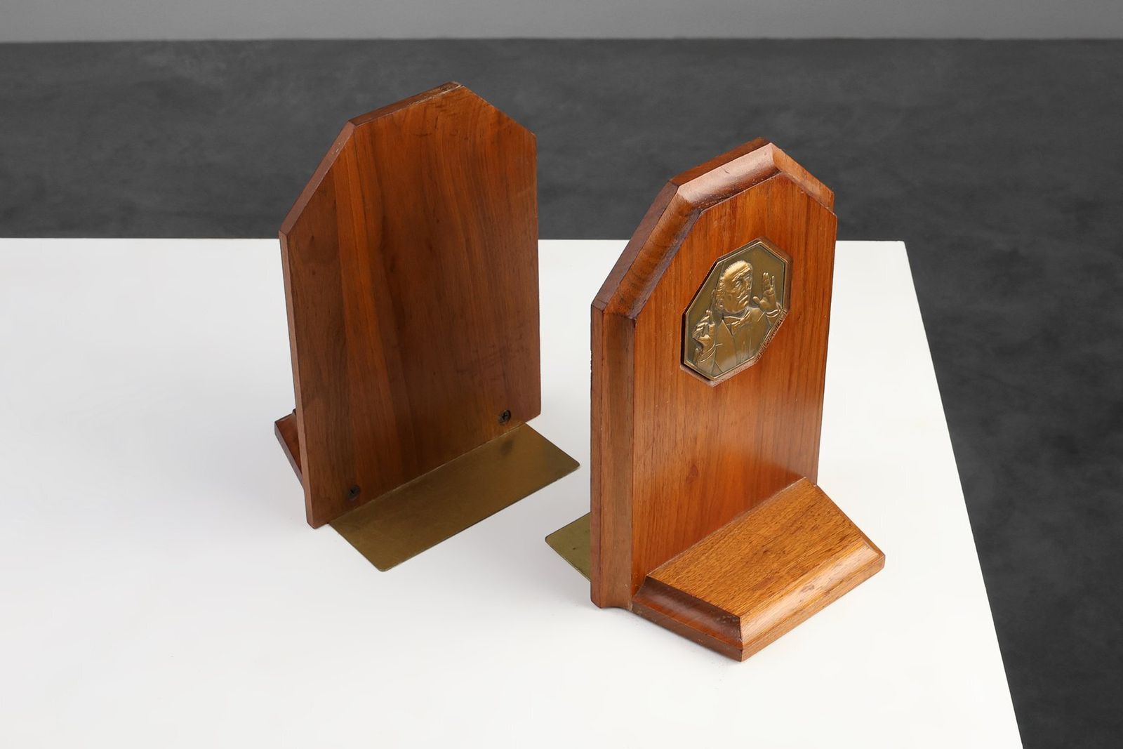 photo furniture Art Deco French Bookends In Wood And Bronze, 1920s, Set Of 2