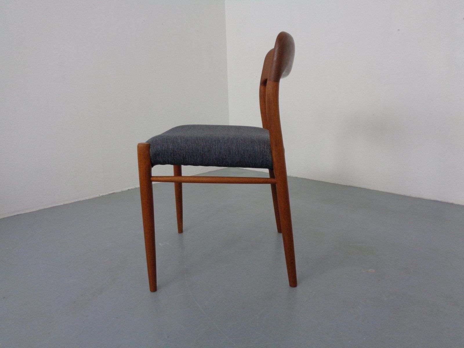 Danish Model 75 Chair In Oak By Niels Otto Møller For J.L. Møllers, 1960s photo vinterior