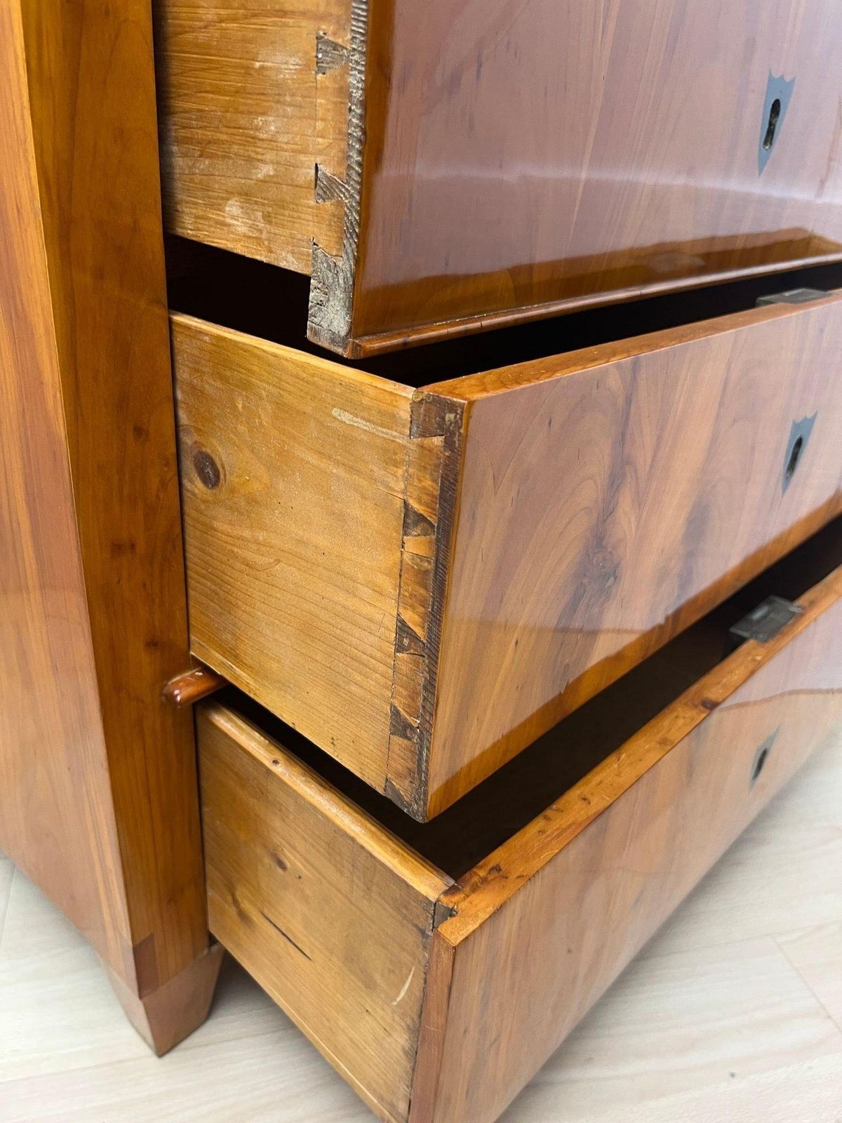 photo vintage Biedermeier Commode, Cherry Veneer, Ebonized, South Germany, Circa 1830
