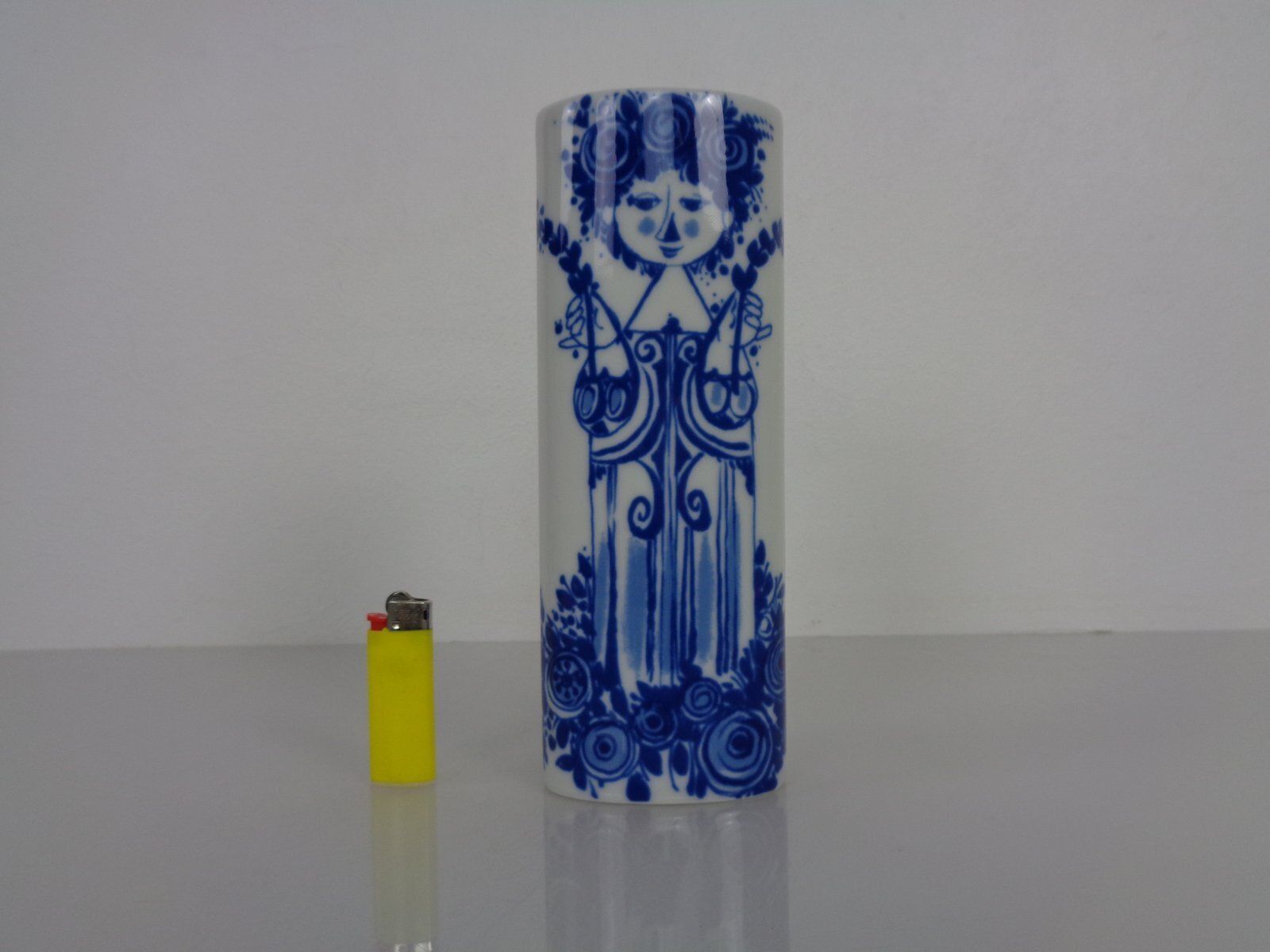 Porcelain Vase By Bjørn Wiinblad For Rosenthal, 1960s photo vinterior