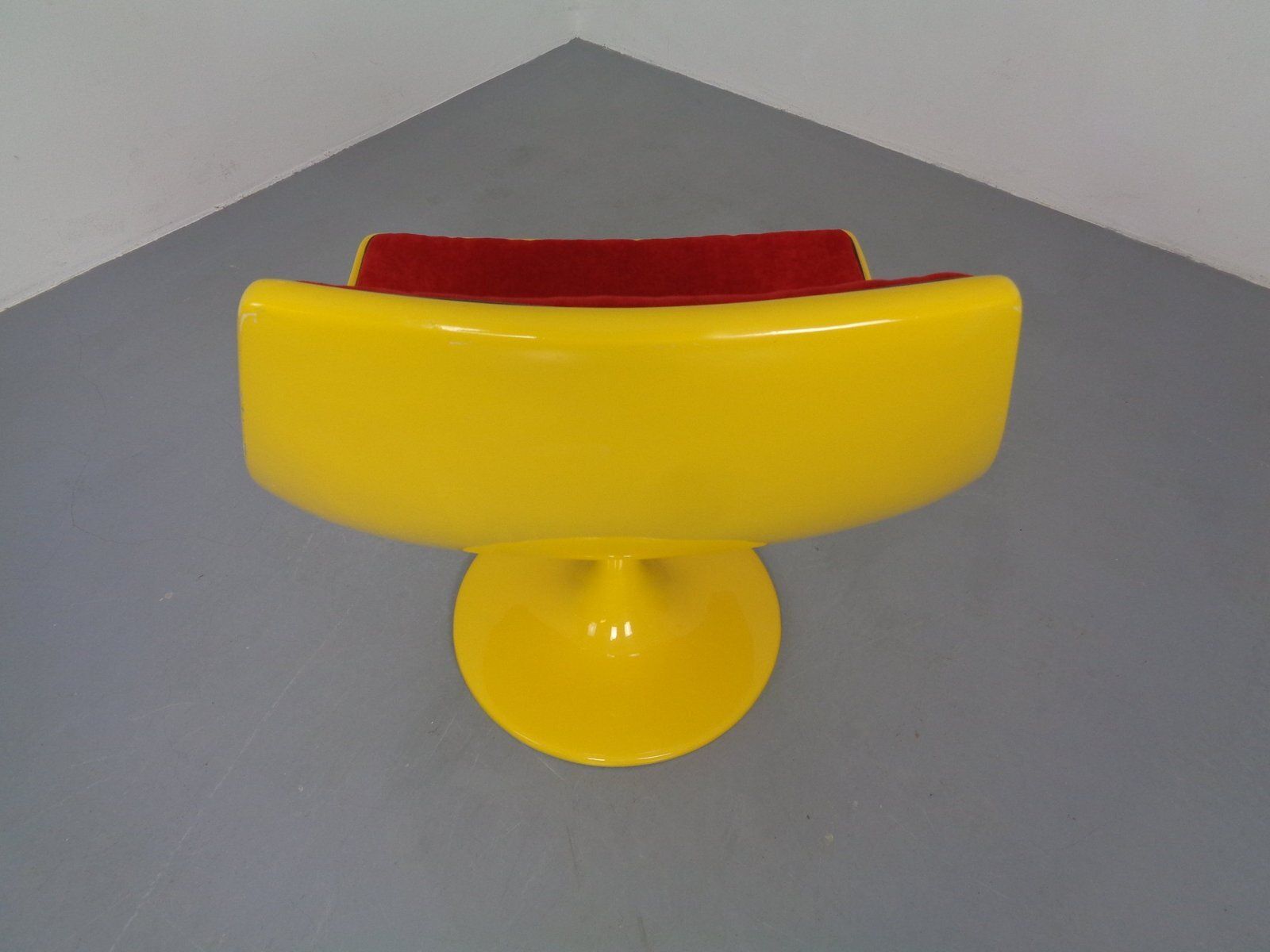 photo buy Italian Fiberglass Swivel Chair, 1960s