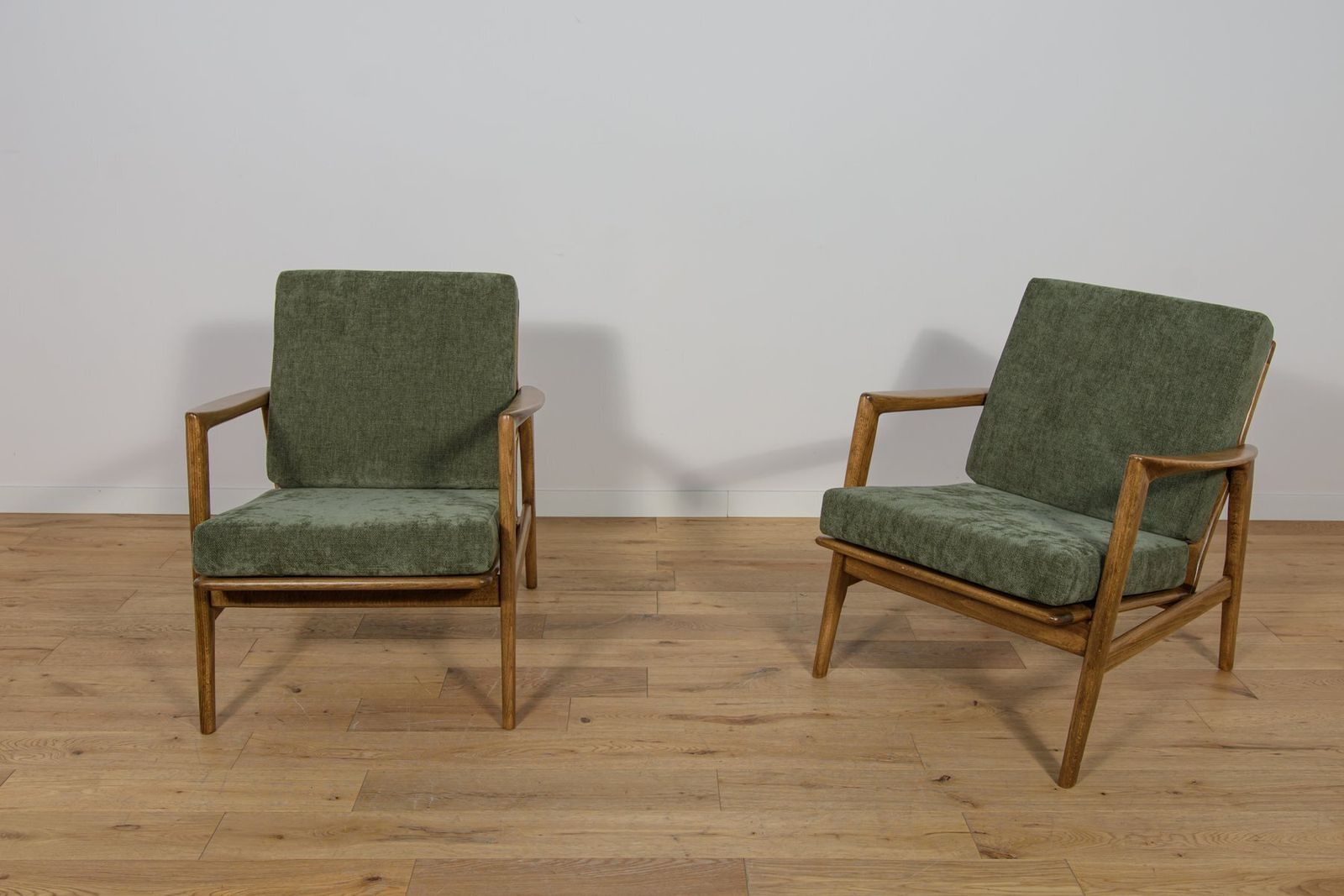 Set Of Model 300 139 Armchairs From Swarzędz Factory, 1960s