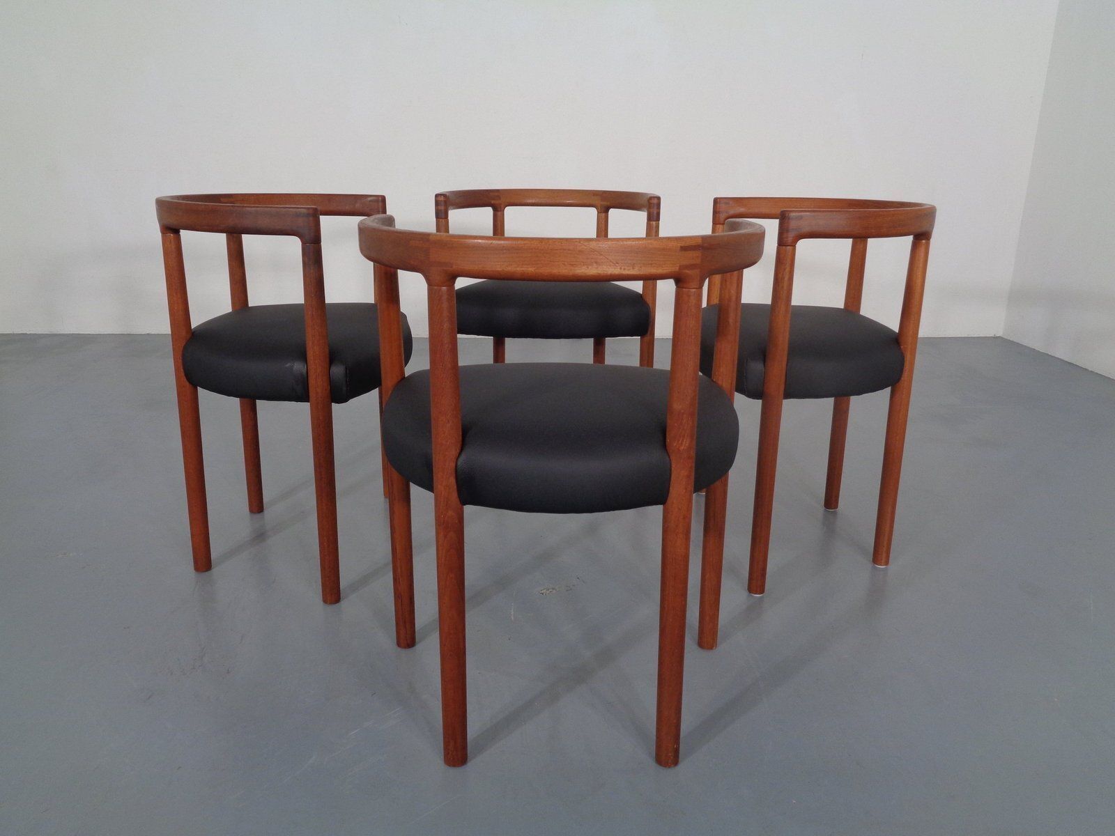 photo vinterior Teak & Leather Model 195 Dining Chairs By Ole Gjerløv Knudsen & Torben Lind For France & Søn, Denmark, 1960s, Set Of 4