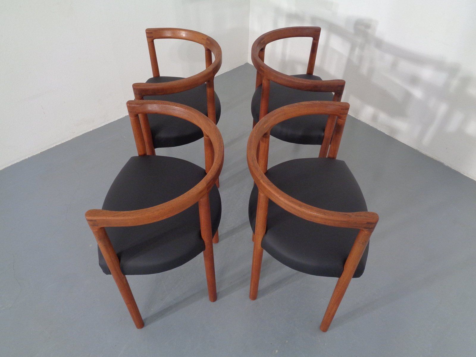 photo buy Teak & Leather Model 195 Dining Chairs By Ole Gjerløv Knudsen & Torben Lind For France & Søn, Denmark, 1960s, Set Of 4
