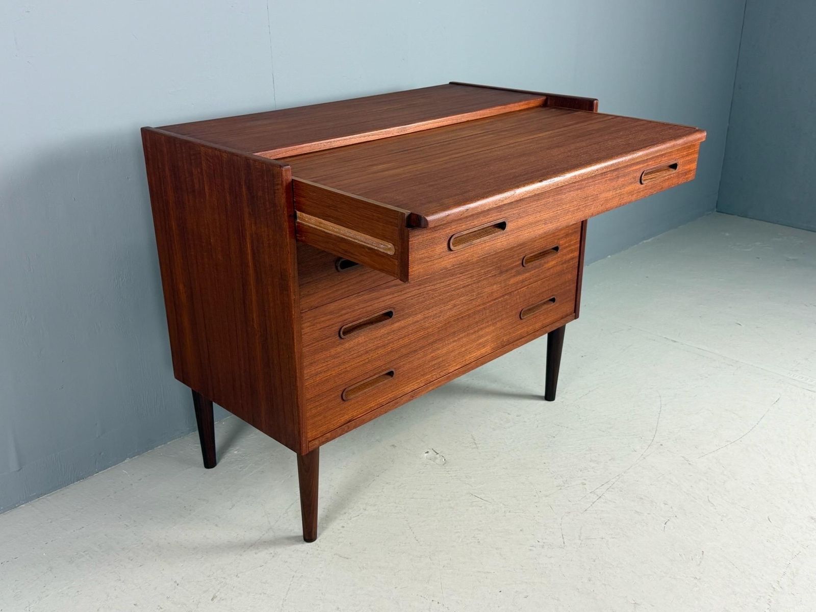 photo vinterior Mid Century Modern Teak Desk /Vanity Table/ Cabinet, 1960's, Denmark
