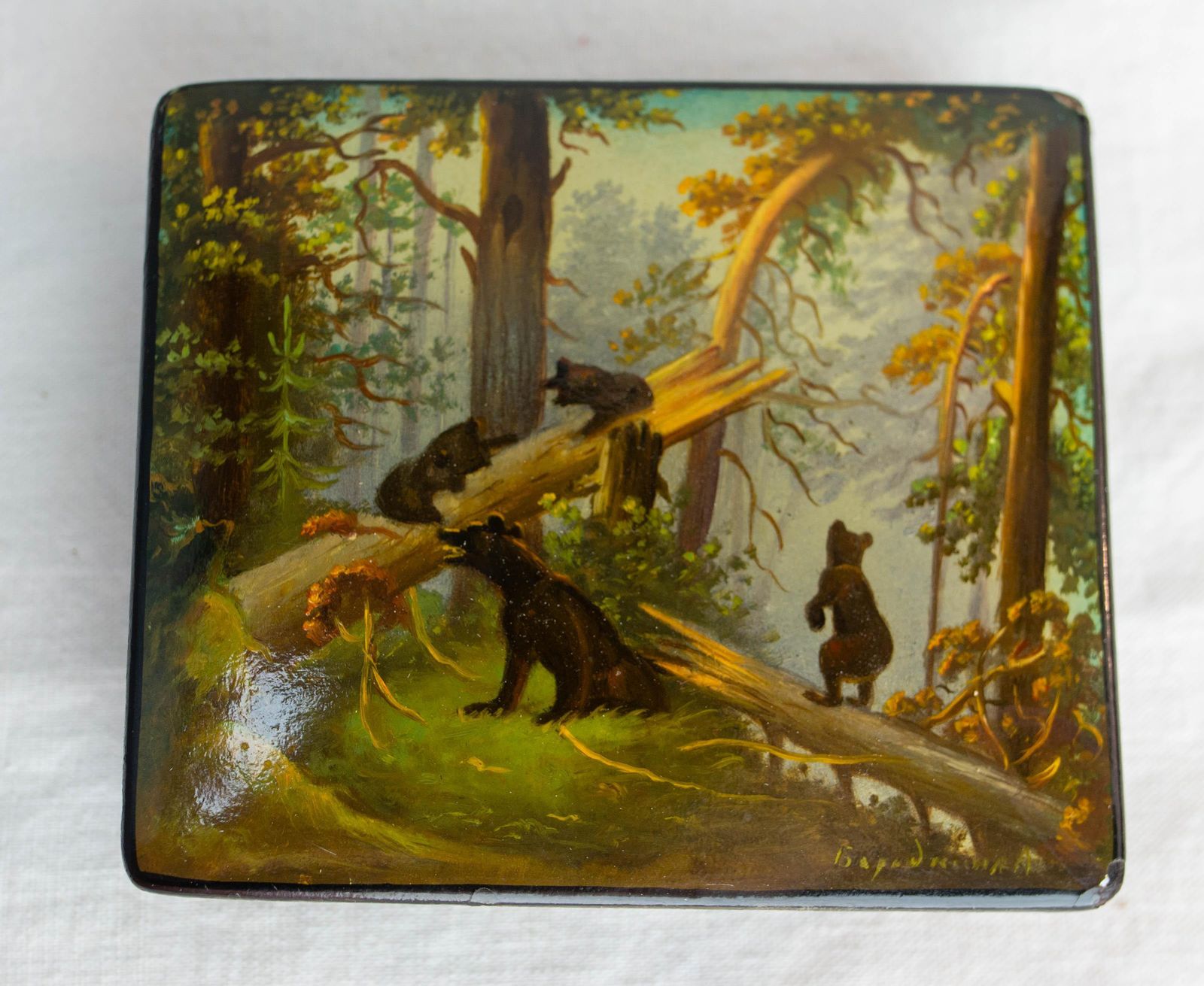 Russian Fedoskino Lacquered Box "Morning In A Pine Forest", Family Bear 1965 photo furniture