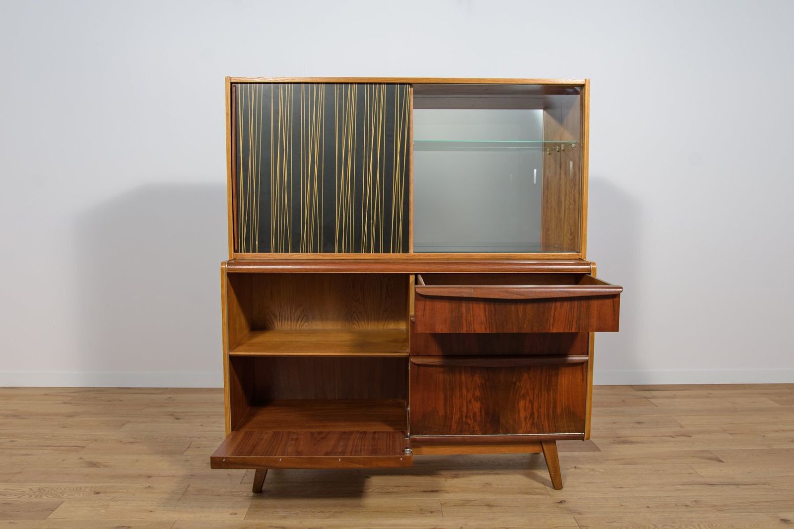U 372/386 Sideboard By Hubert Nepožitek & Bohumil Landsman From Jitona, Former Czechoslovakia, 1960s photo vintage