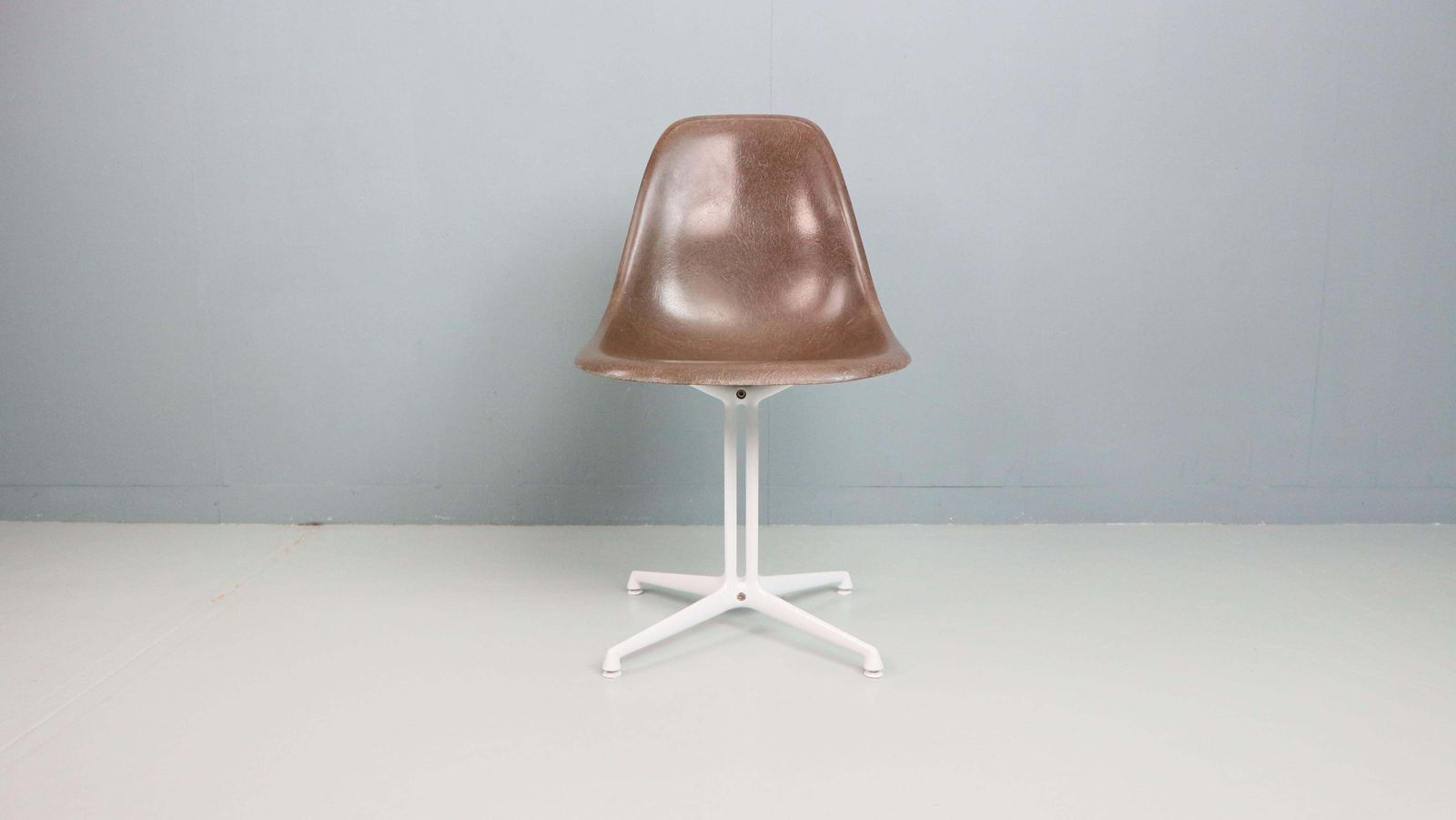 Charles & Ray Eames "La Fonda" Brown Fiberglass Chairs For Herman Miller photo furniture