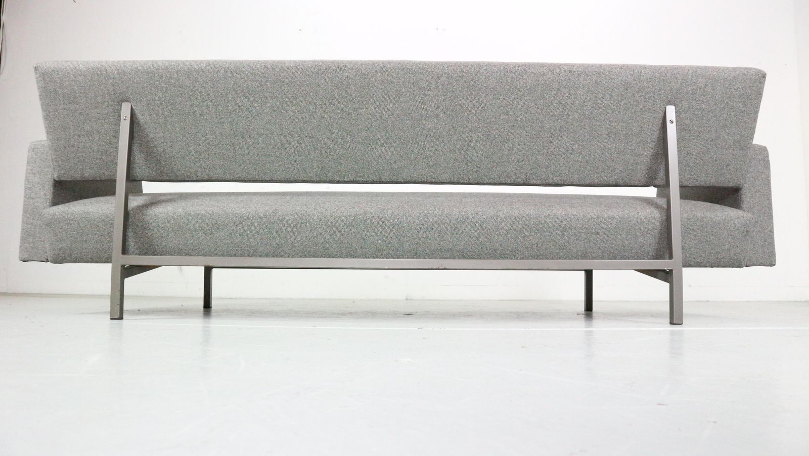photo vinterior Rob Parry Newly Reupholstery Sofa/ Daybed For Gelderland, 1960 Dutch