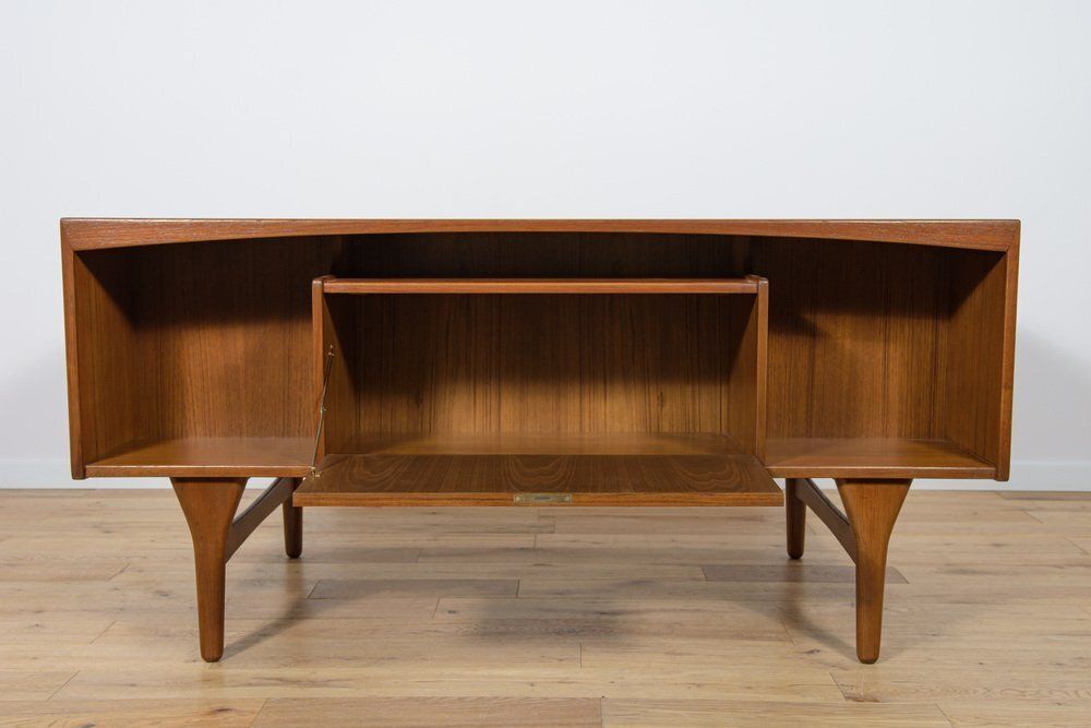 photo furniture Mid Century Freestanding Teak Desk By Valdemar Mortensen, 1960s