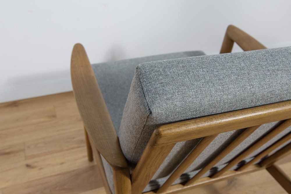 photo furniture Model 300 139 Armchair From Swarzędz Factory, 1960s