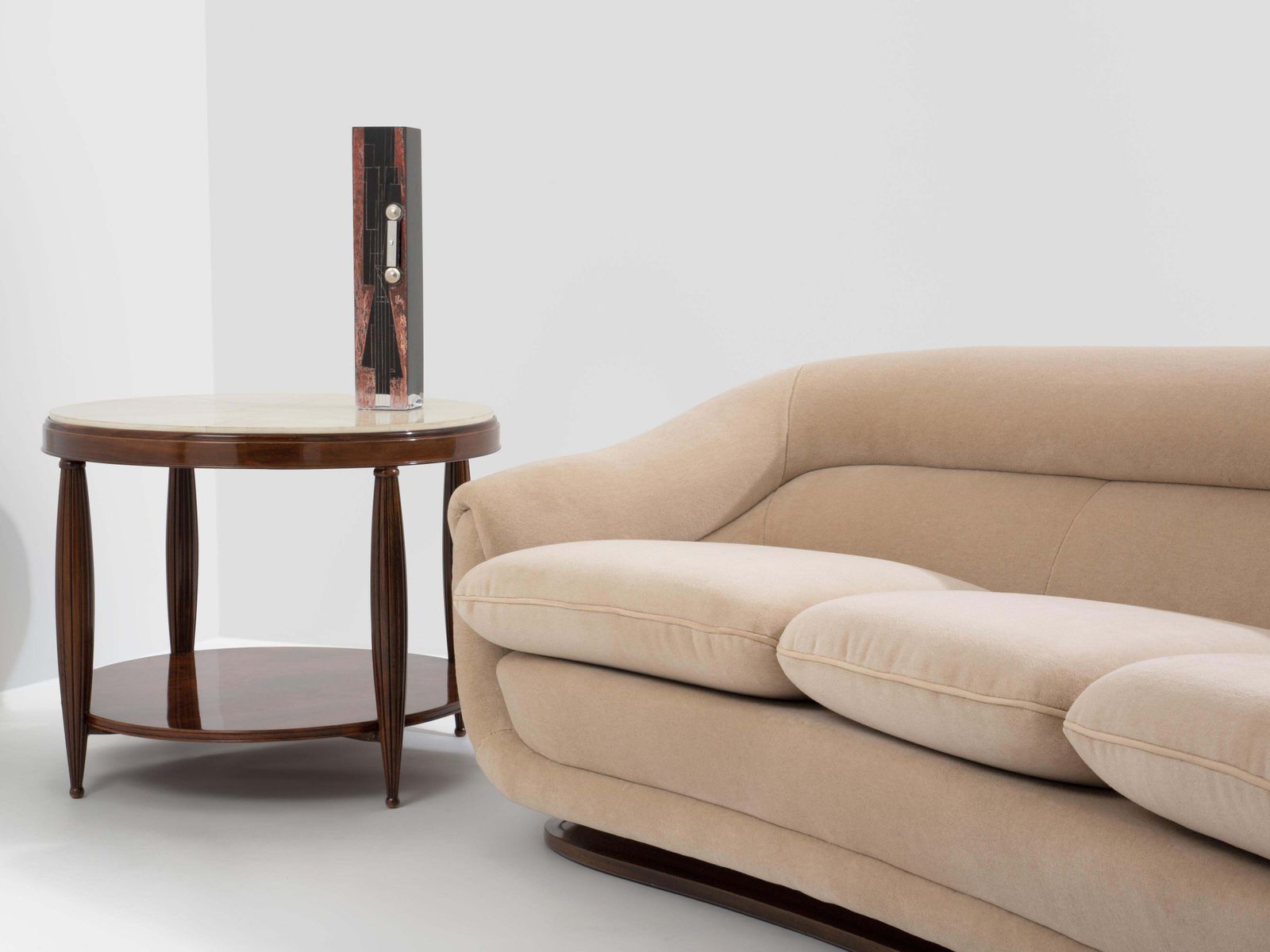 photo furniture Canapé Art déco Isa Bergamo en noyer et velours mohair, années 1940