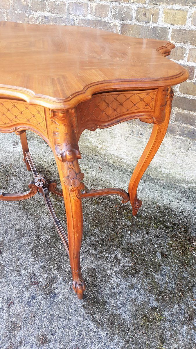 Queen Anne Salon Table photo furniture