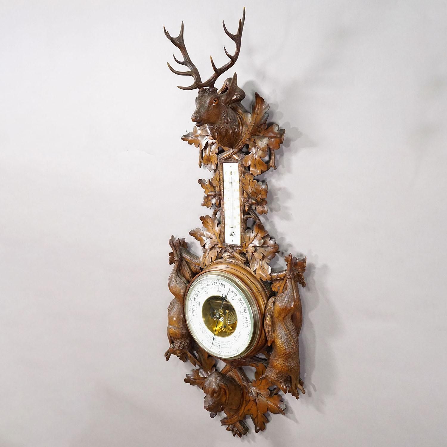 Groot Houten Gesneden Zwarte Woud Weerstation Met Hert photo furniture