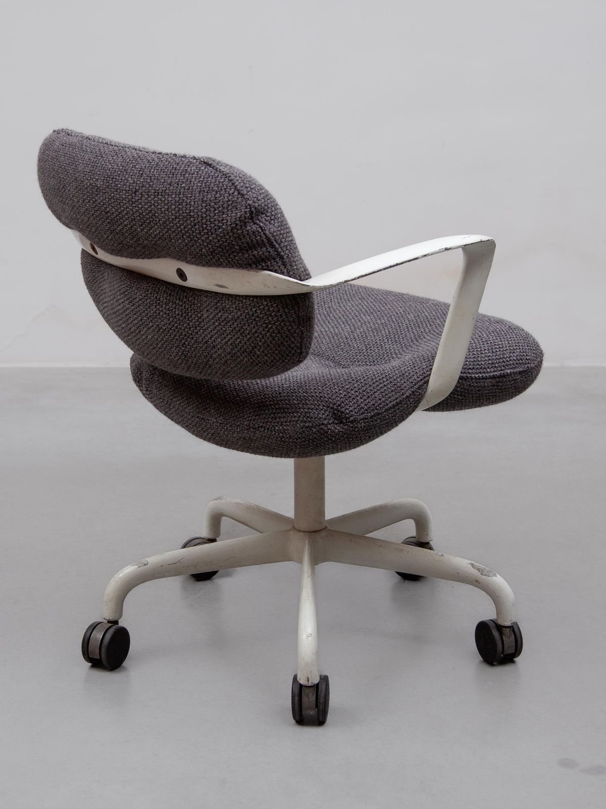 Knoll Desk Swivel Chair Designed By Hannah Bruce And Andrew Morrison On Wheels photo vintage