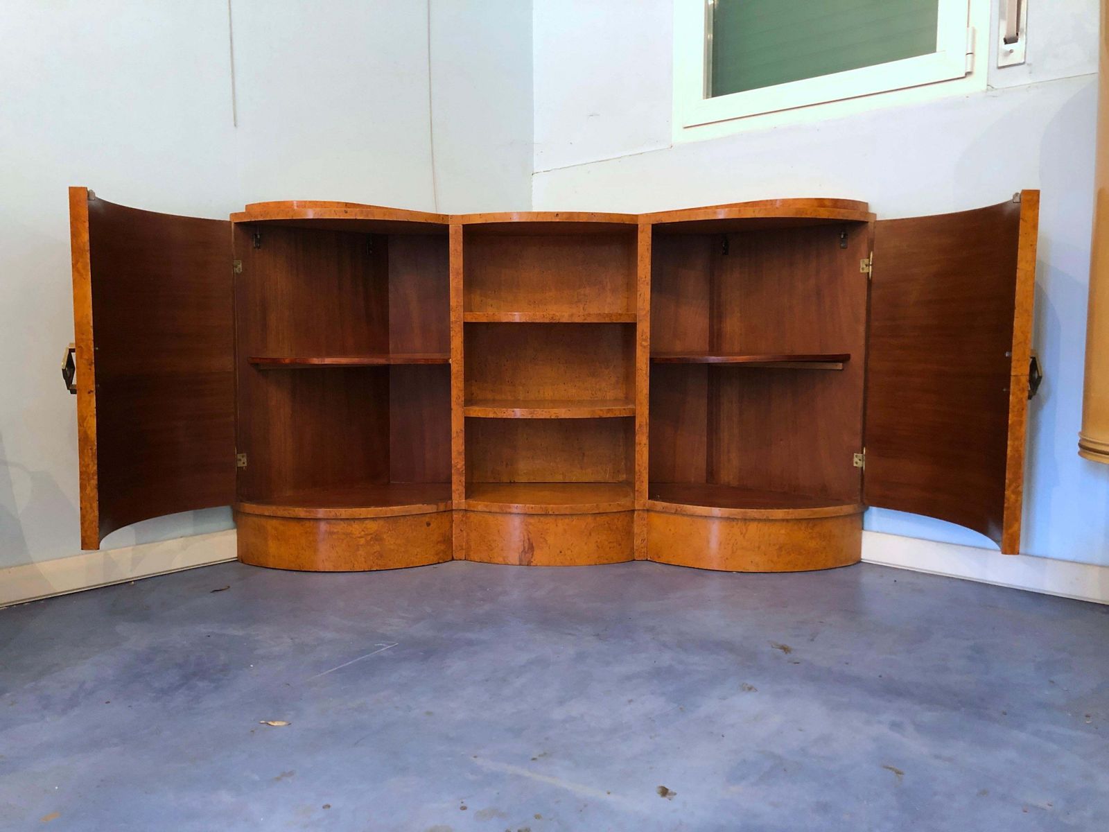 photo vintage French Art Deco Maple Corner Sideboard, 1945