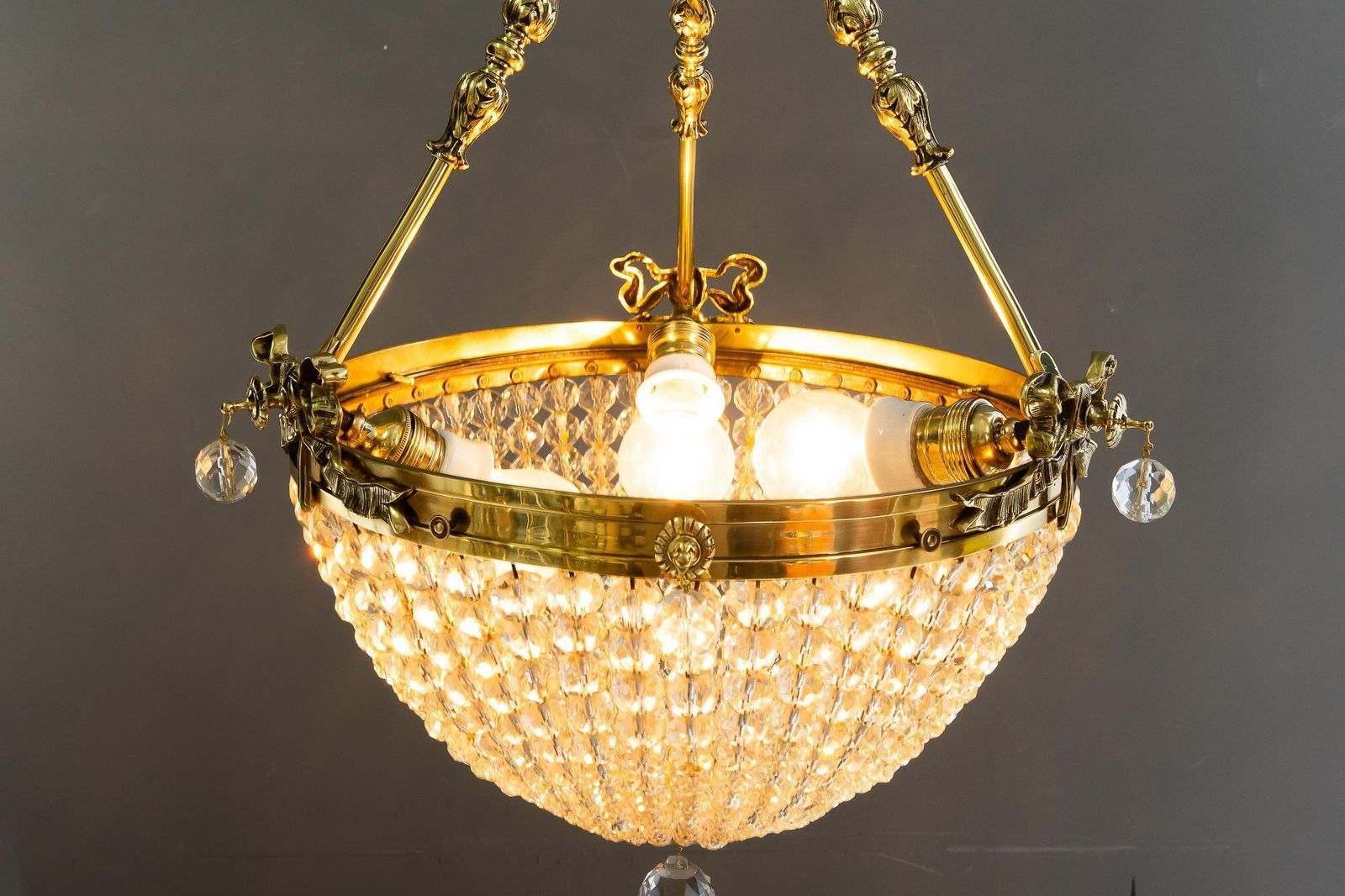 photo vintage Historistic Crystal Basket Chandelier Vienna Around 1890s