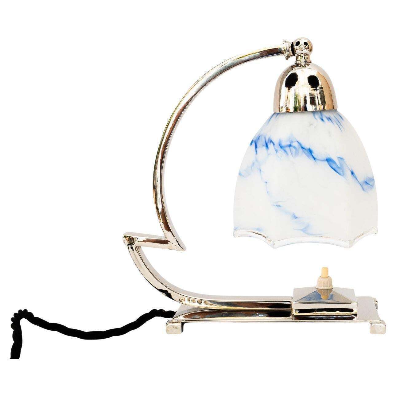 Swiveling Nickel Art Deco Table Lamp With Original Glass Shade Around 1920s