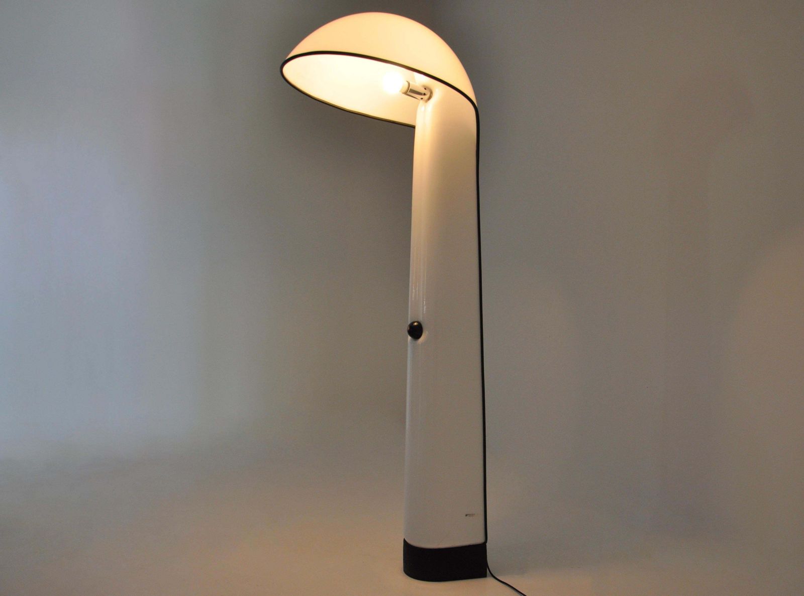 photo furniture Alba Floor Lamp By Sergio Brazzoli & Ermanno Lampa For Harvey Guzzini, 1970s