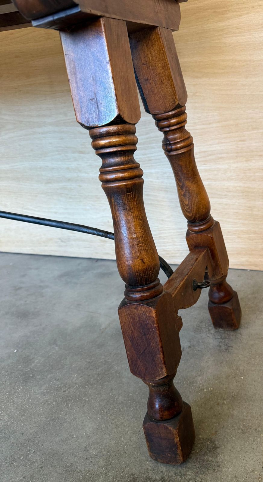 photo buy Console espagnole du XXe siècle à abattant, en fer forgé avec deux tiroirs