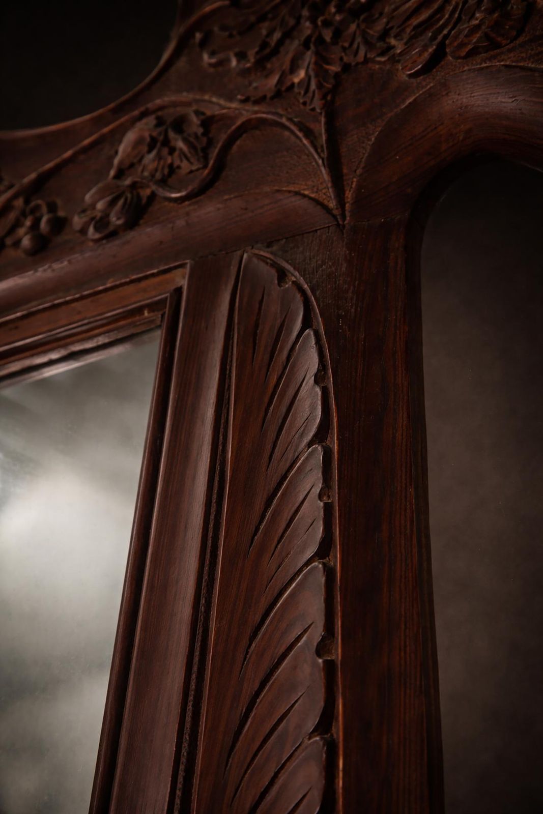 photo vintage Artlarge Italian Art Nouveau Mirror In Carved Walnut With Floral Motifs