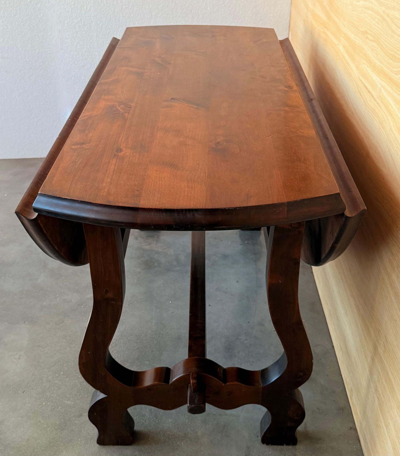 Spanish 20th Century Walnut Drop Leaf Table With Round Top And Lyre Legs photo vintage