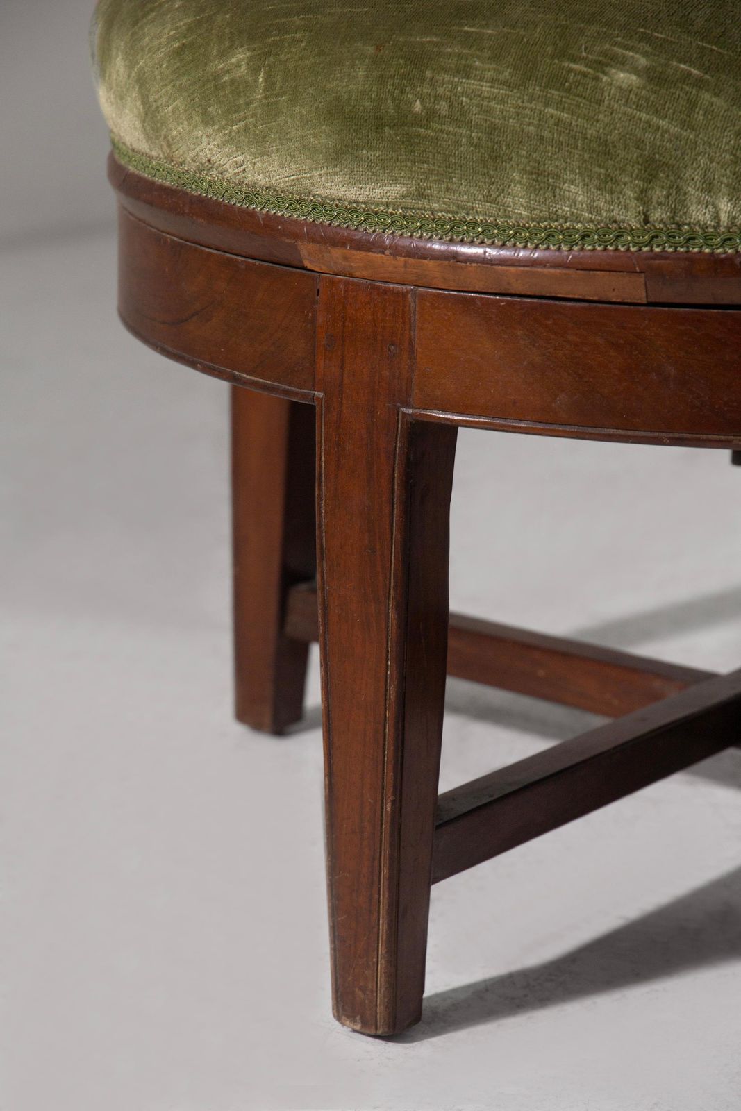 photo furniture English Victorian Period Green Velvet Swivel Armchair, Malacrida Collection