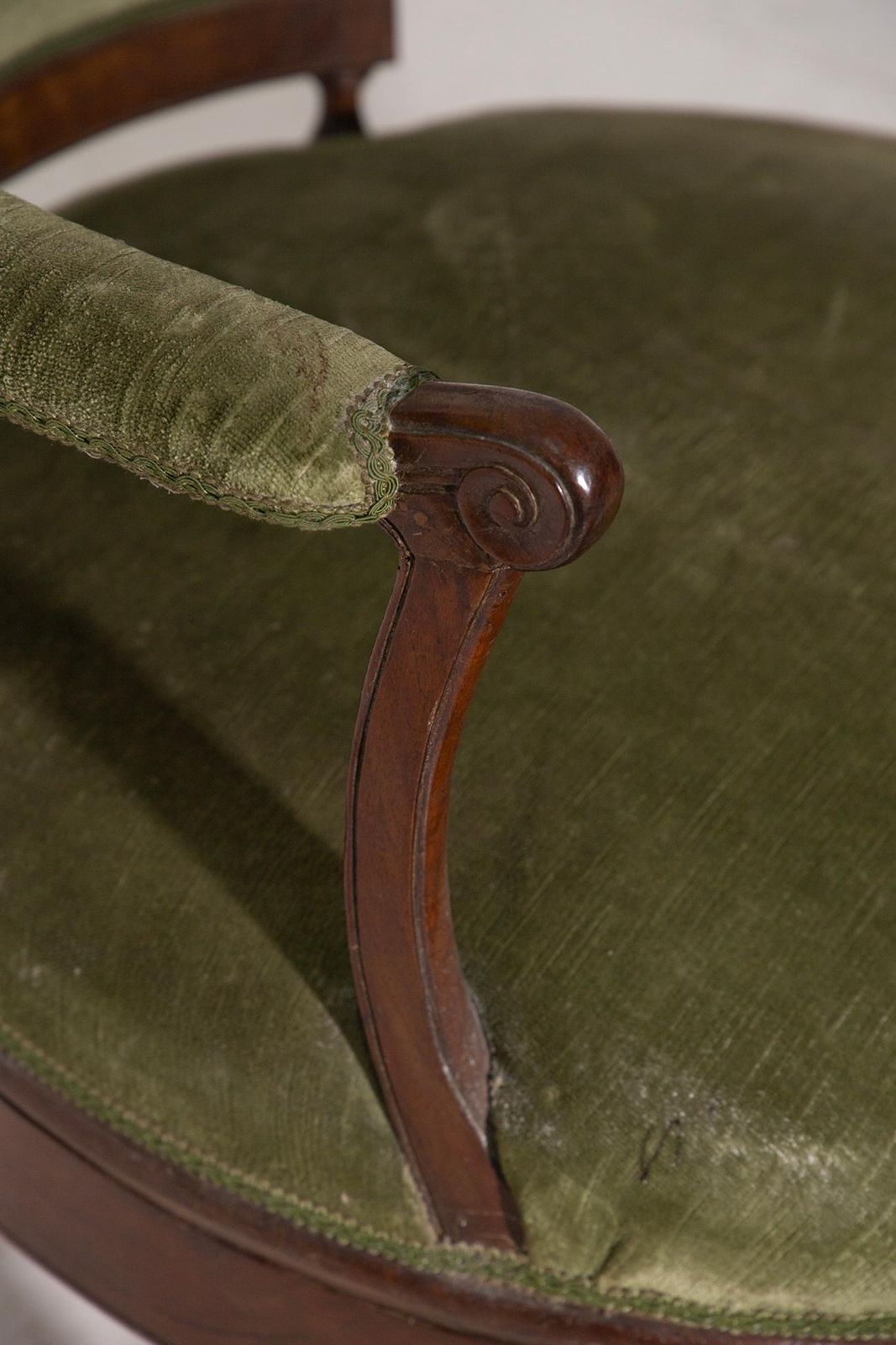 4773.0 English Victorian Period Green Velvet Swivel Armchair, Malacrida Collection photo