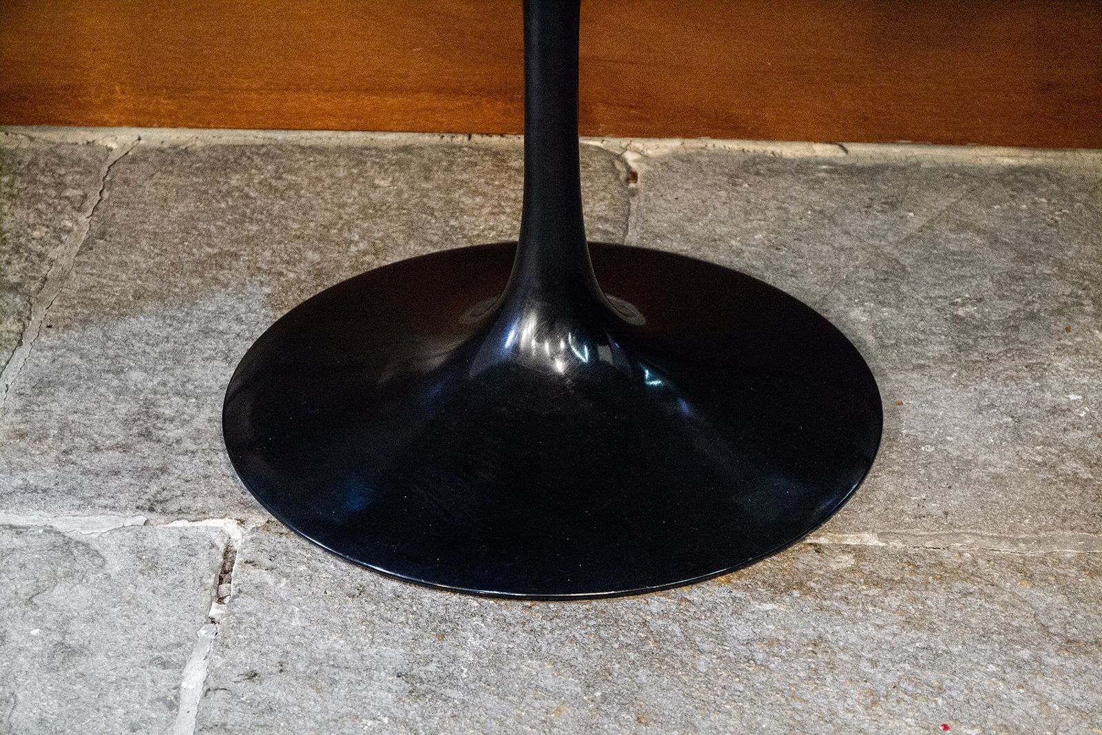 Tulip Oval Coffee Table With Marble Top By Eero Saarinen For Knoll International, 1980s photo for sale