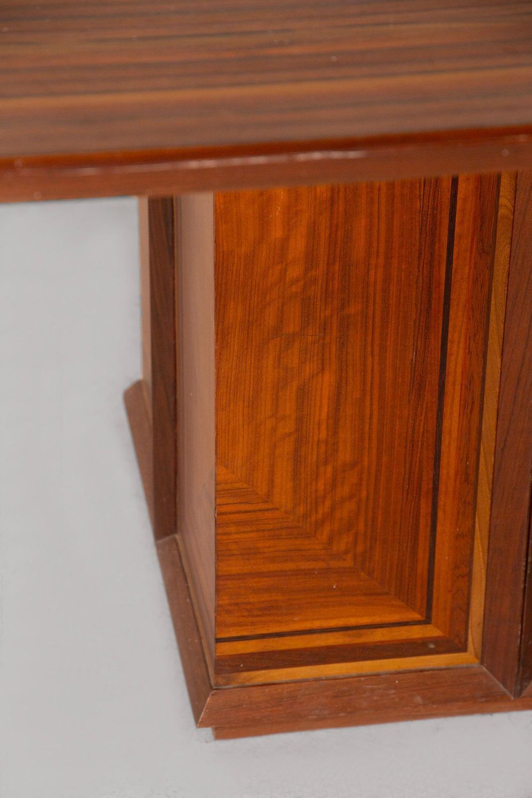 Rare Dining Table By Luciano Frigerio, Model Paganini By Frigerio In Desio photo buy