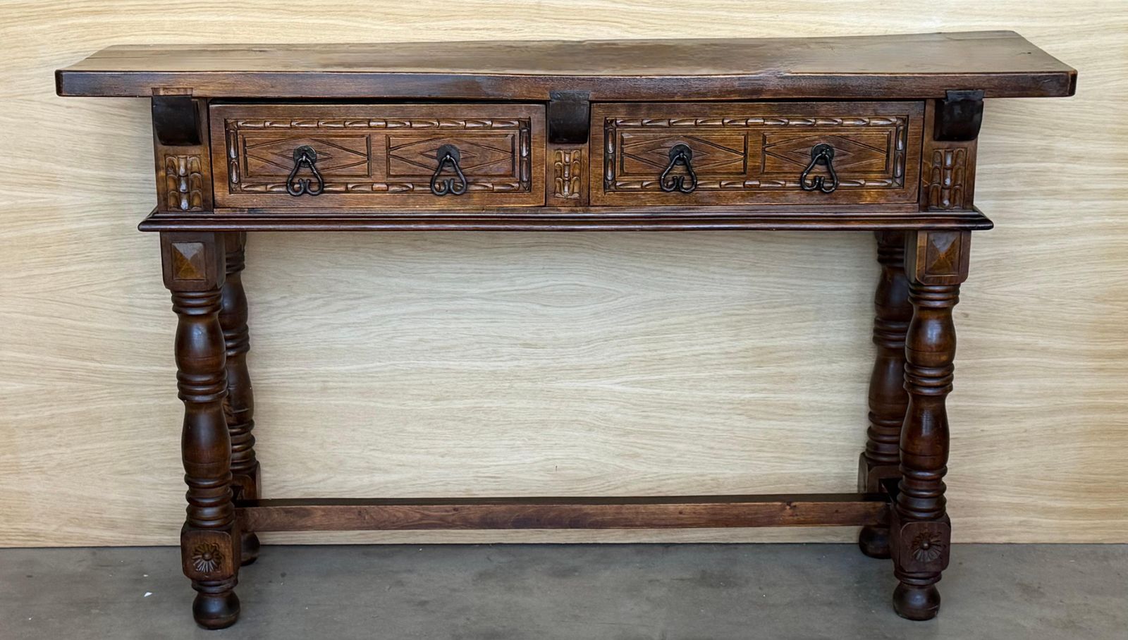 Console espagnole du début du XXe siècle, 2 tiroirs, pieds tournés photo furniture