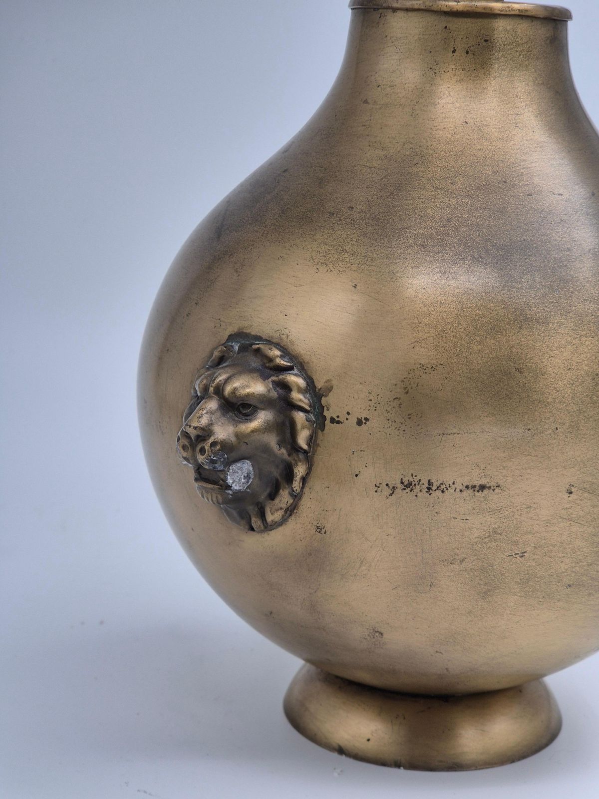 2195.0 Table Lamp In Brass With Decor Of Lion, Swedish Grace 1920/30s photo