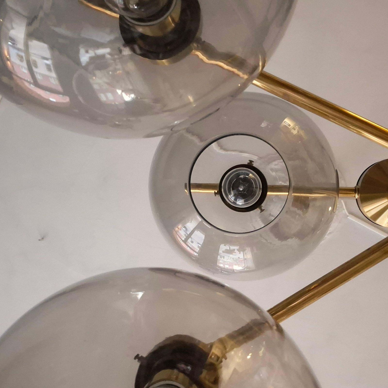 photo vinterior Holger Johansson, Chandelier In Brass And Grey Glass, Scandinavian Modern