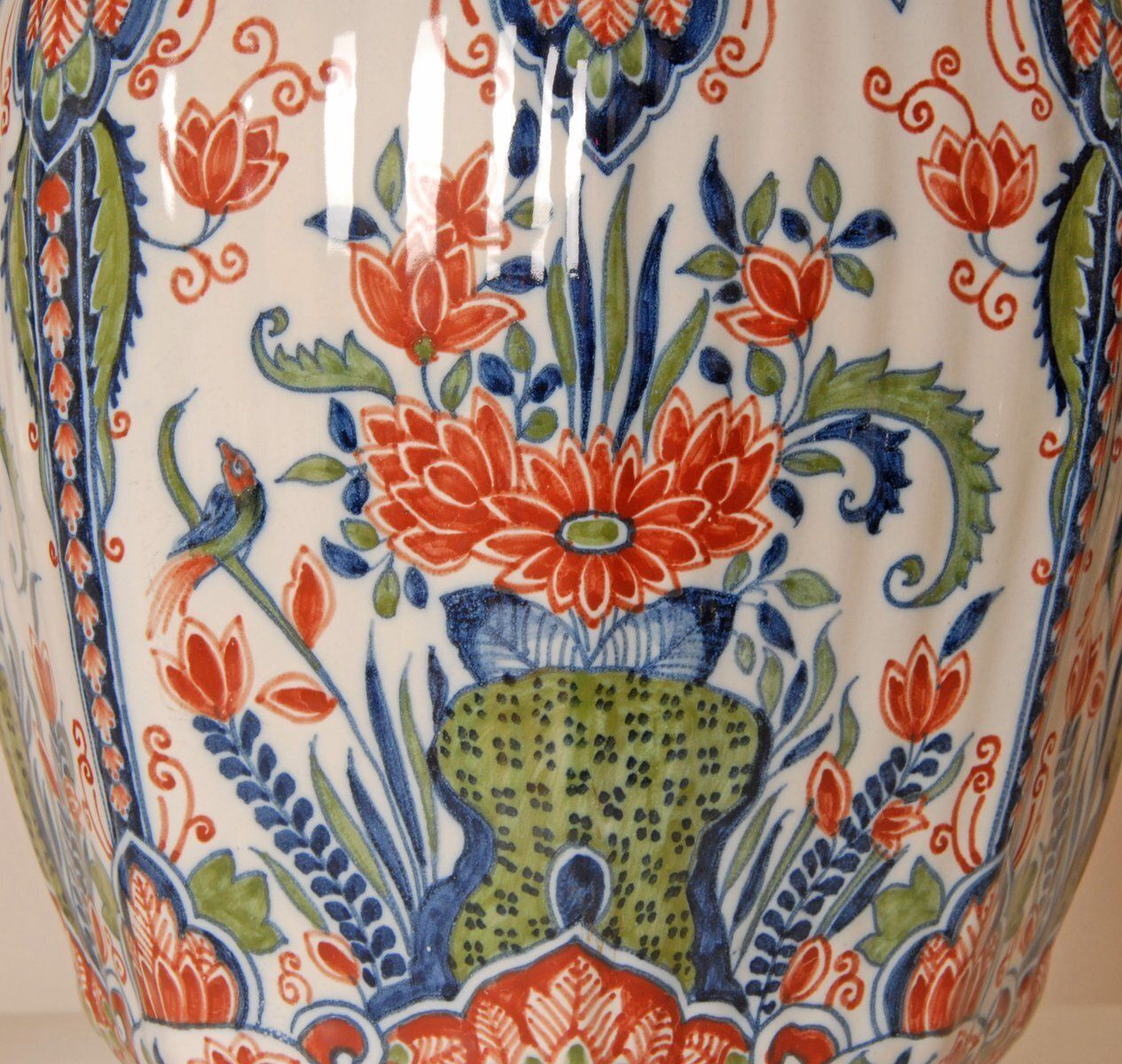 photo vintage Polychrome Chinoiserie Delftware Garniture Vases, 1940s, Set Of 3