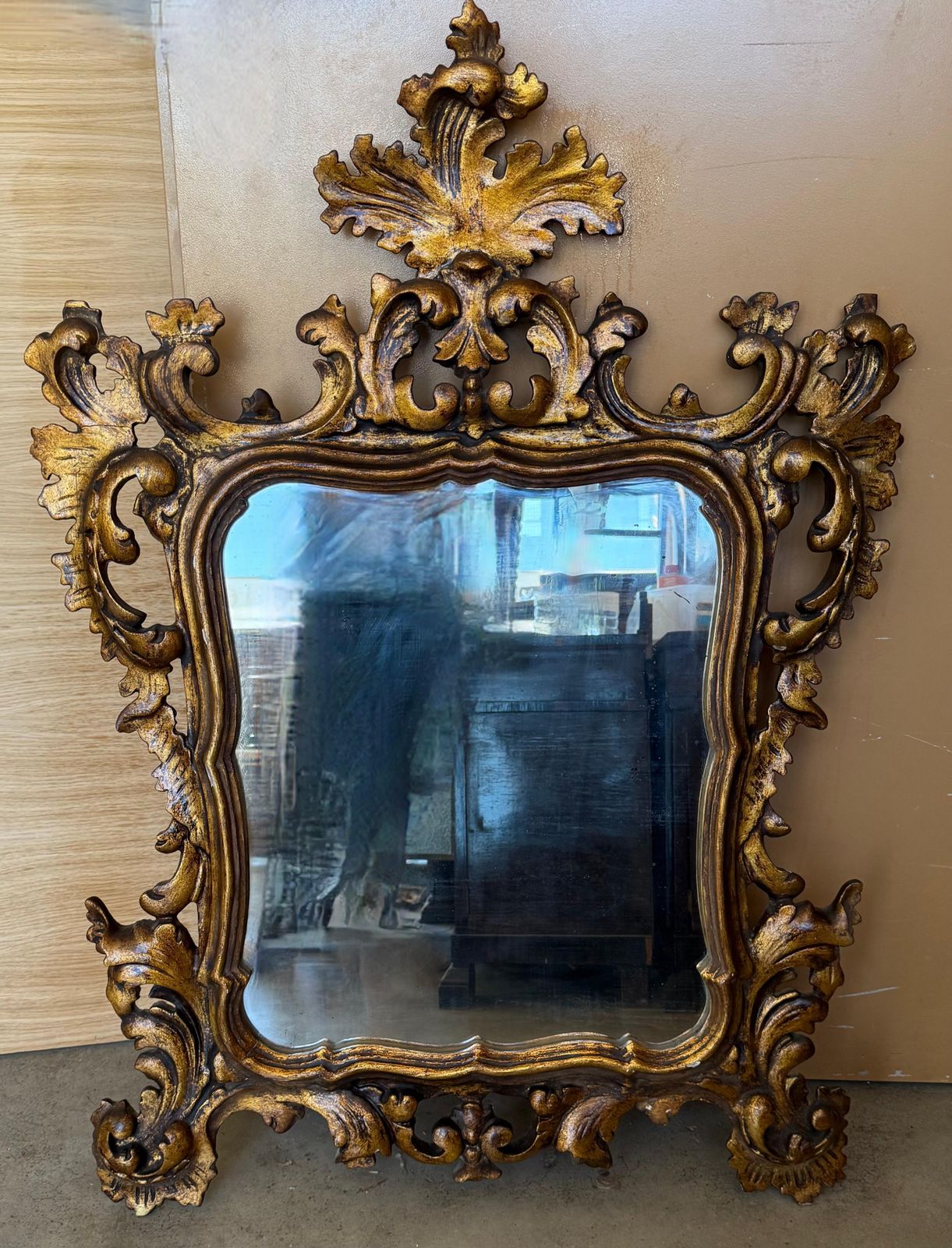 Miroir baroque espagnol en noyer sculpté et bronze doré, début du XXe siècle photo furniture