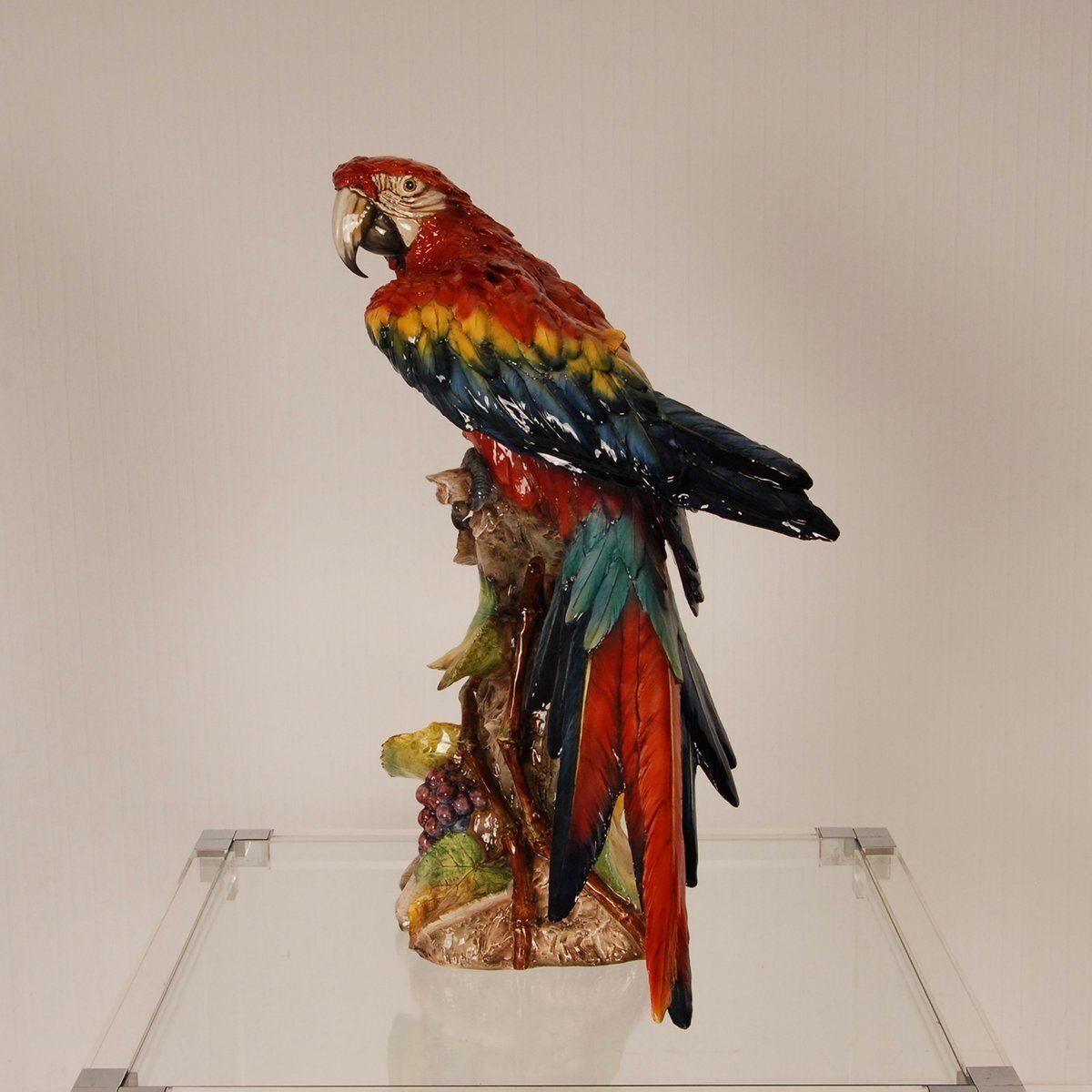 Italian Art Deco Porcelain Macaw Or Parrot In The Style Of Cacciapuoti For Capodimonte, Early 20th Century