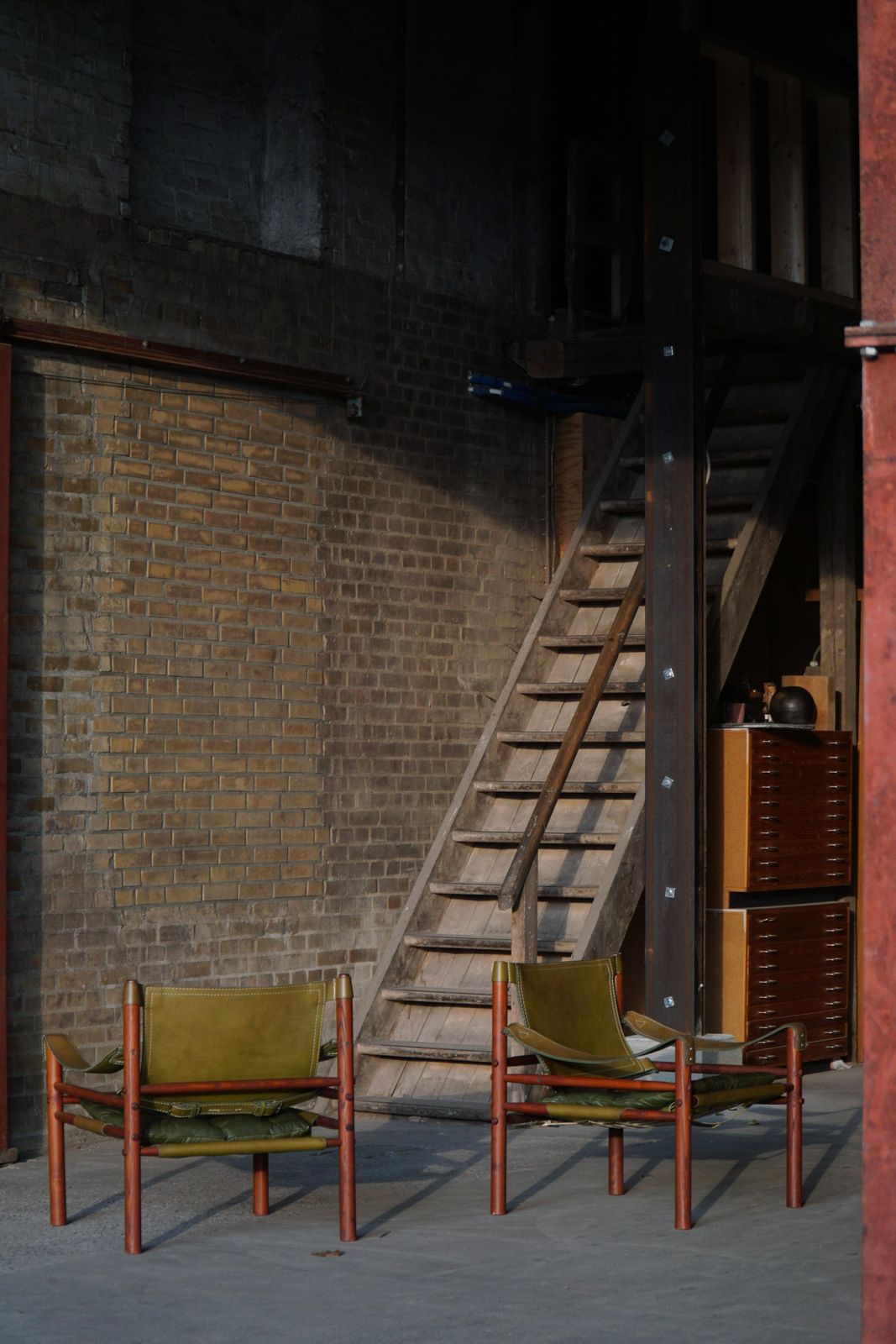 Arne Norell, Pair Of "Sirocco" Safari Chairs In Ash & Green Leather, 1960s photo furniture