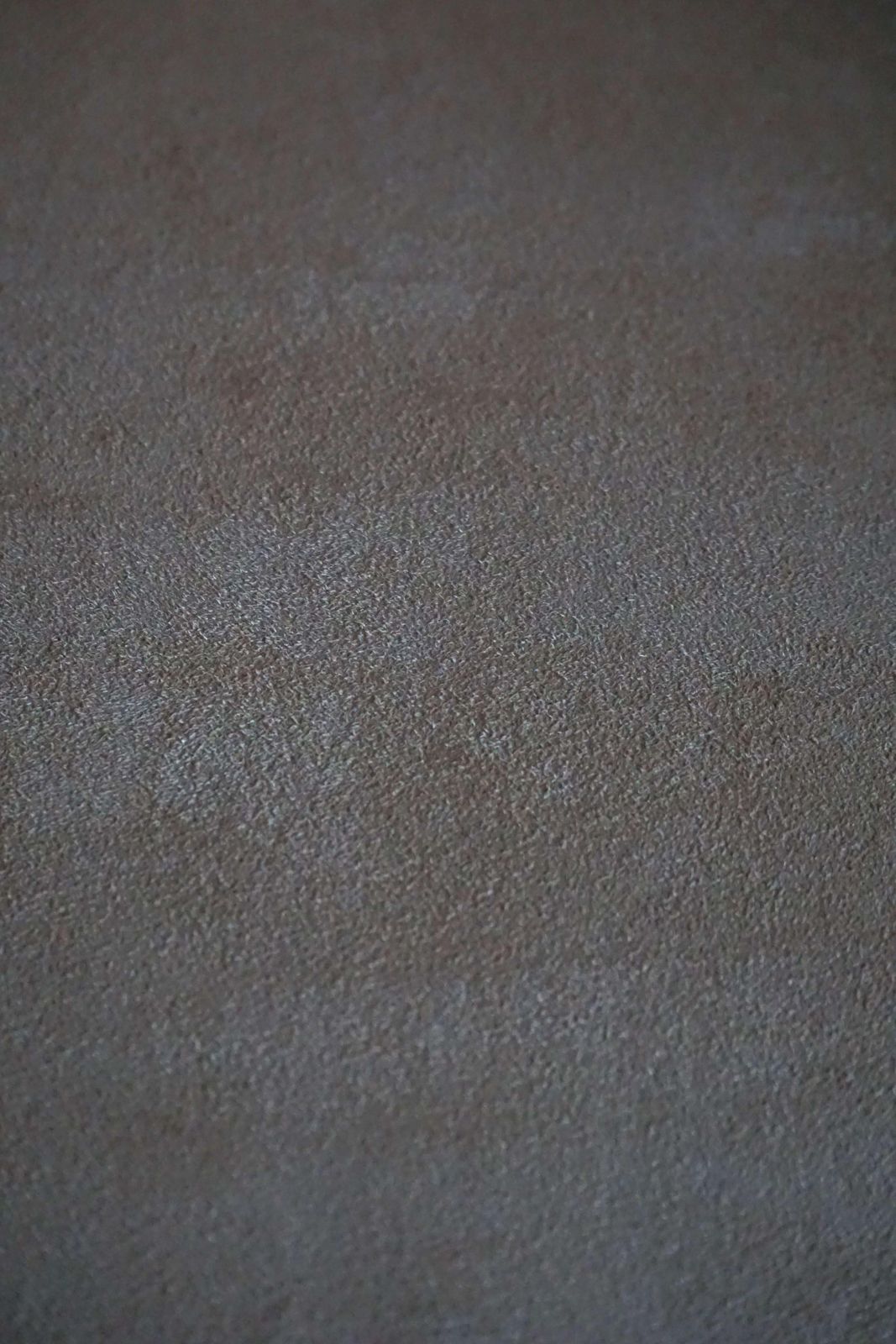photo vinterior Mid 20th Century, Pair Of Armhairs By Henning Kjærnulf, Oak & Alcantara, 1960s