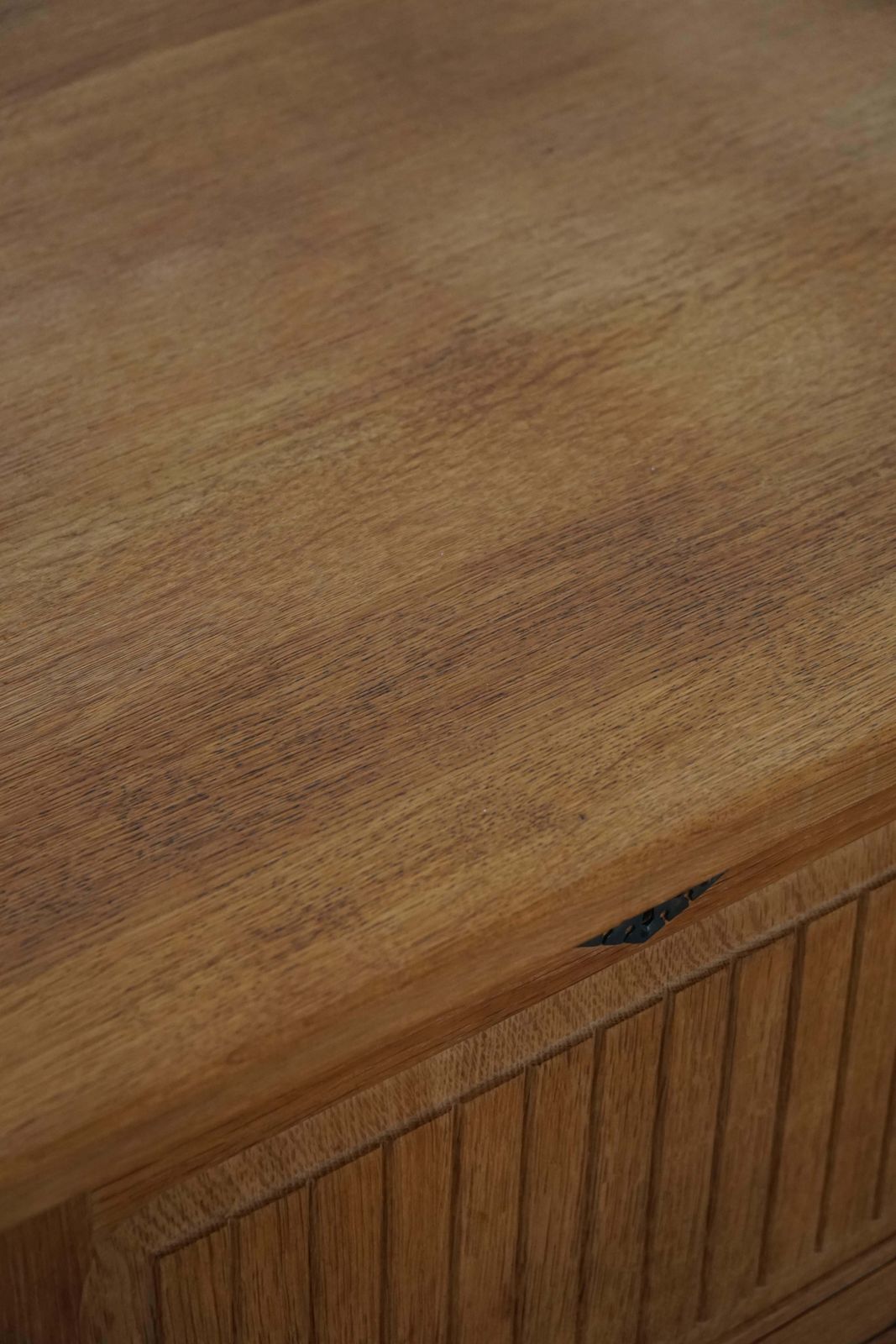 photo vintage Mid 20th Century, Freestanding Oak Desk By Henning Kjærnulf, Denmark, 1960s