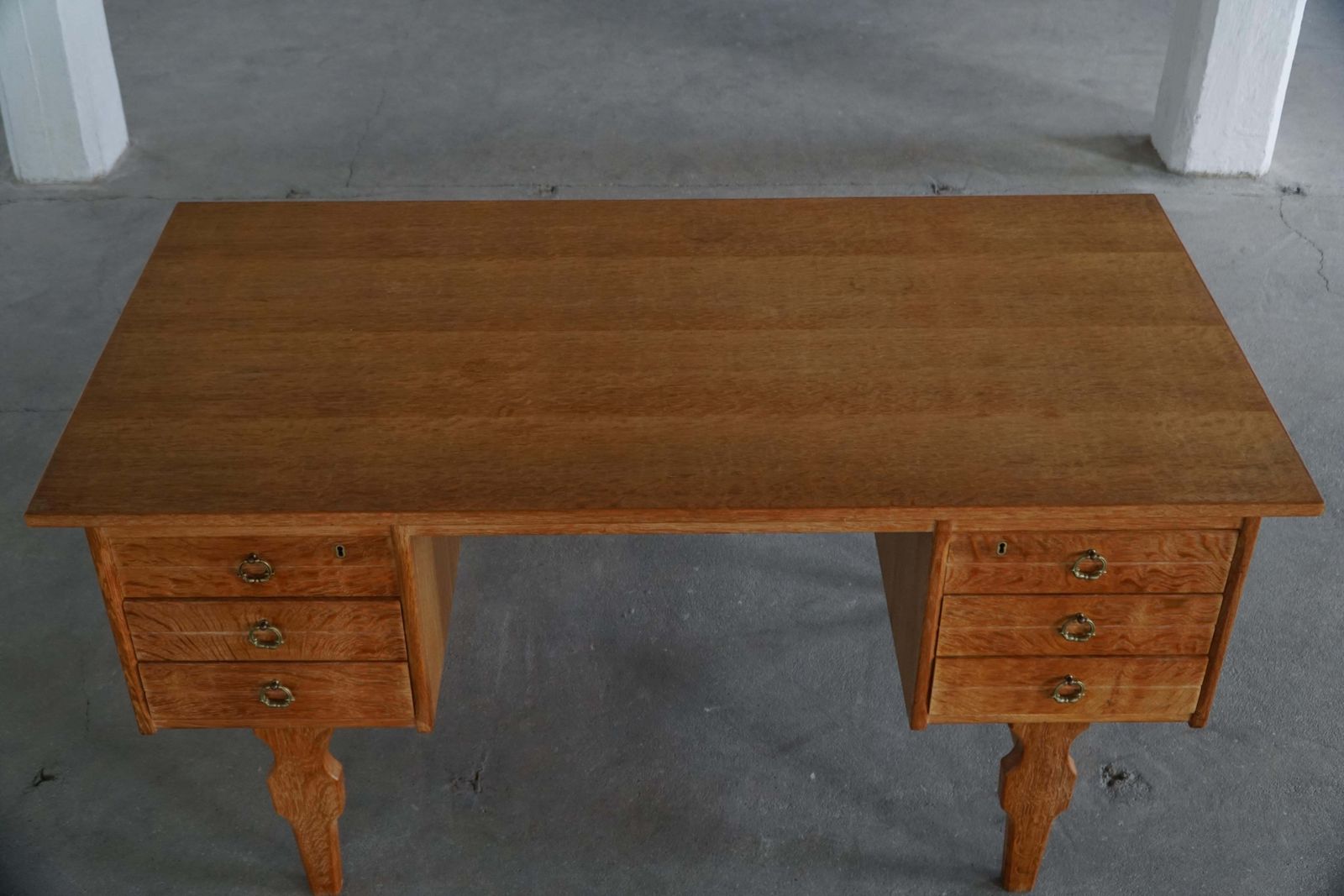 photo vintage Freestanding Desk In Oak, Danish Mid Century Modern, Henning Kjærnulf, 1950s